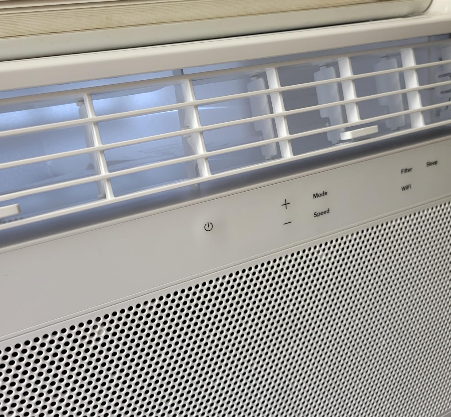 GE 8,000 BTU Smart Window Air Conditioner, Quiet & Energy Efficient Bedroom AC, 350 Sq Ft, Wi-Fi, Alexa/Google, EZ Install Kit, White customer photo 1