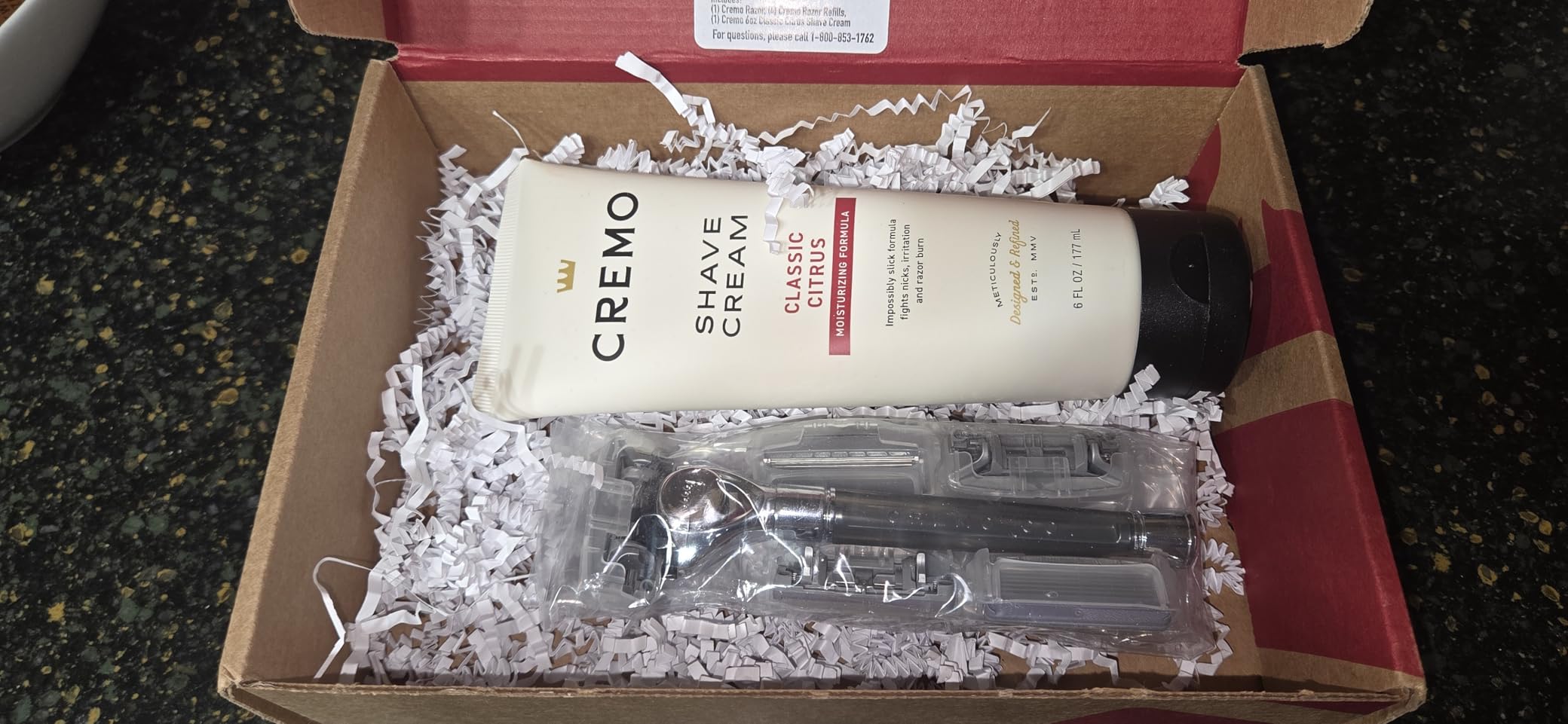 Cremo Original Shave Gift Set for Men, includes Impossibly-Slick 6 oz Shaving Cream, Chrome Barber Grade Razors for Men and four Razor Blades Refills customer photo 2