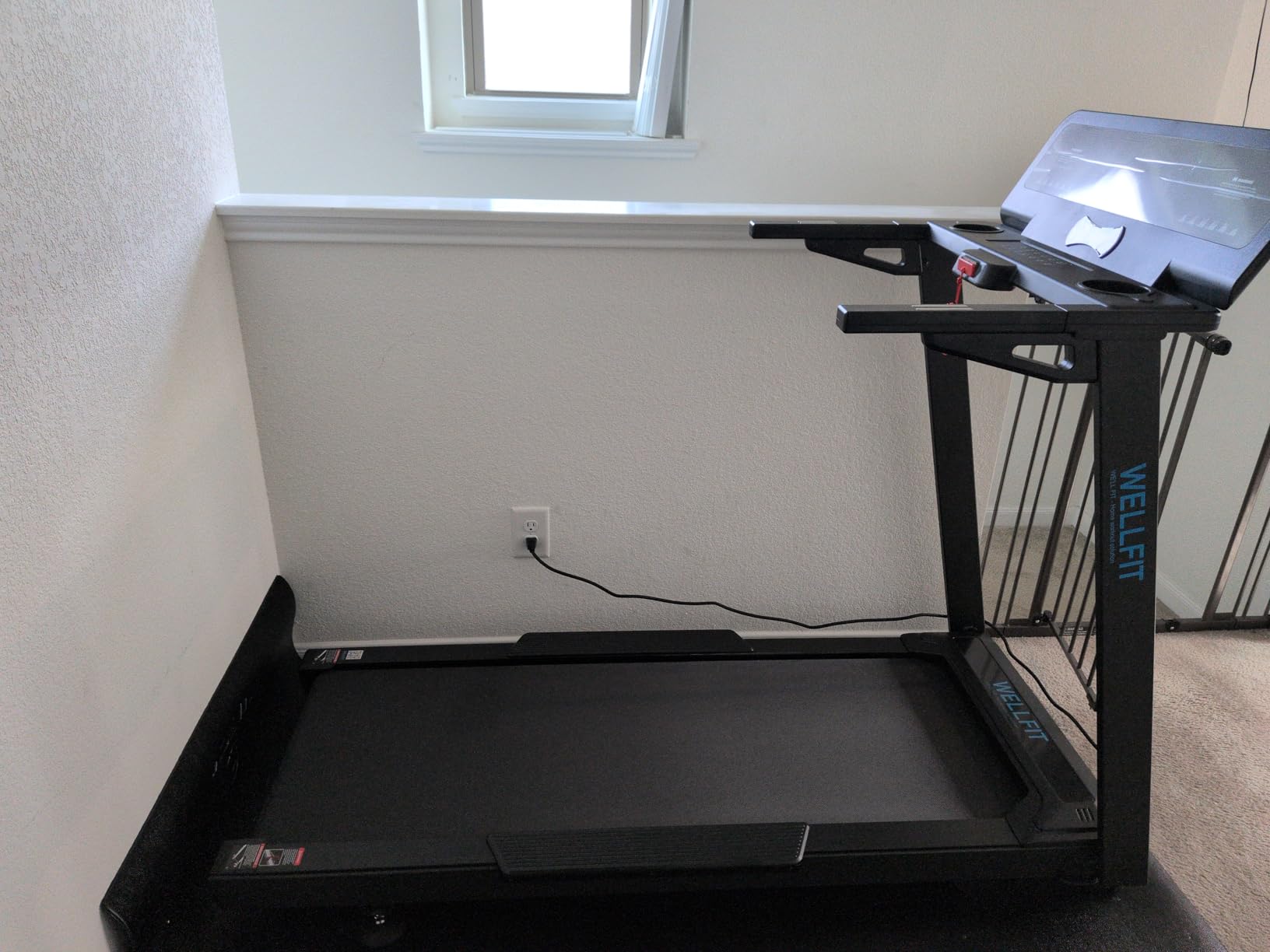 WELLFIT Auto Incline Treadmill, 15% Incline Heavyduty Treadmill with Pulse Sensor, 4.5HP, 10 MPH, 500 lbs Capacity, 20