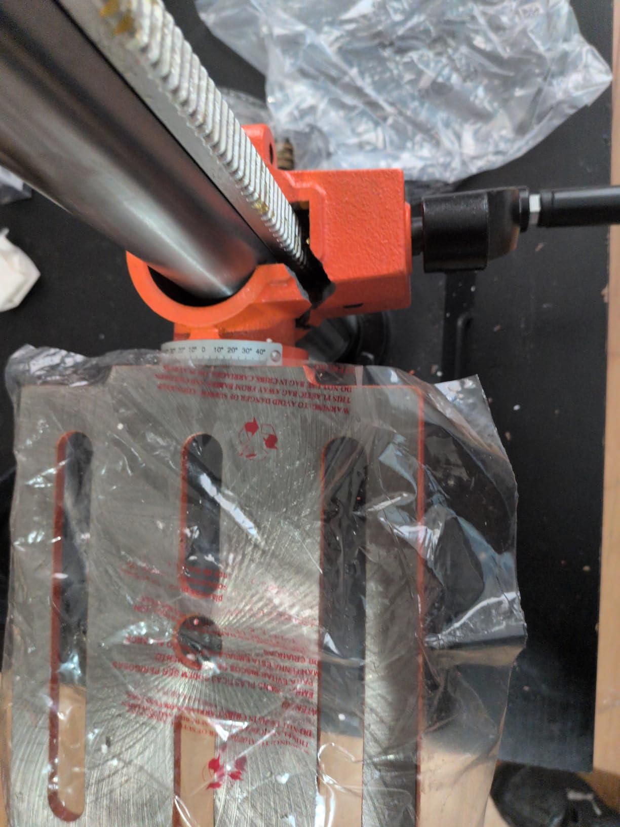 VEVOR Benchtop Drill Press, 3.2 Amp and 5-Speed Adjustable Drill Press with 10 in Swing, Cast Iron Frame, Worktable Tilts 0-45 Degrees, Ideal for Drilling Wood & Metal customer photo 1