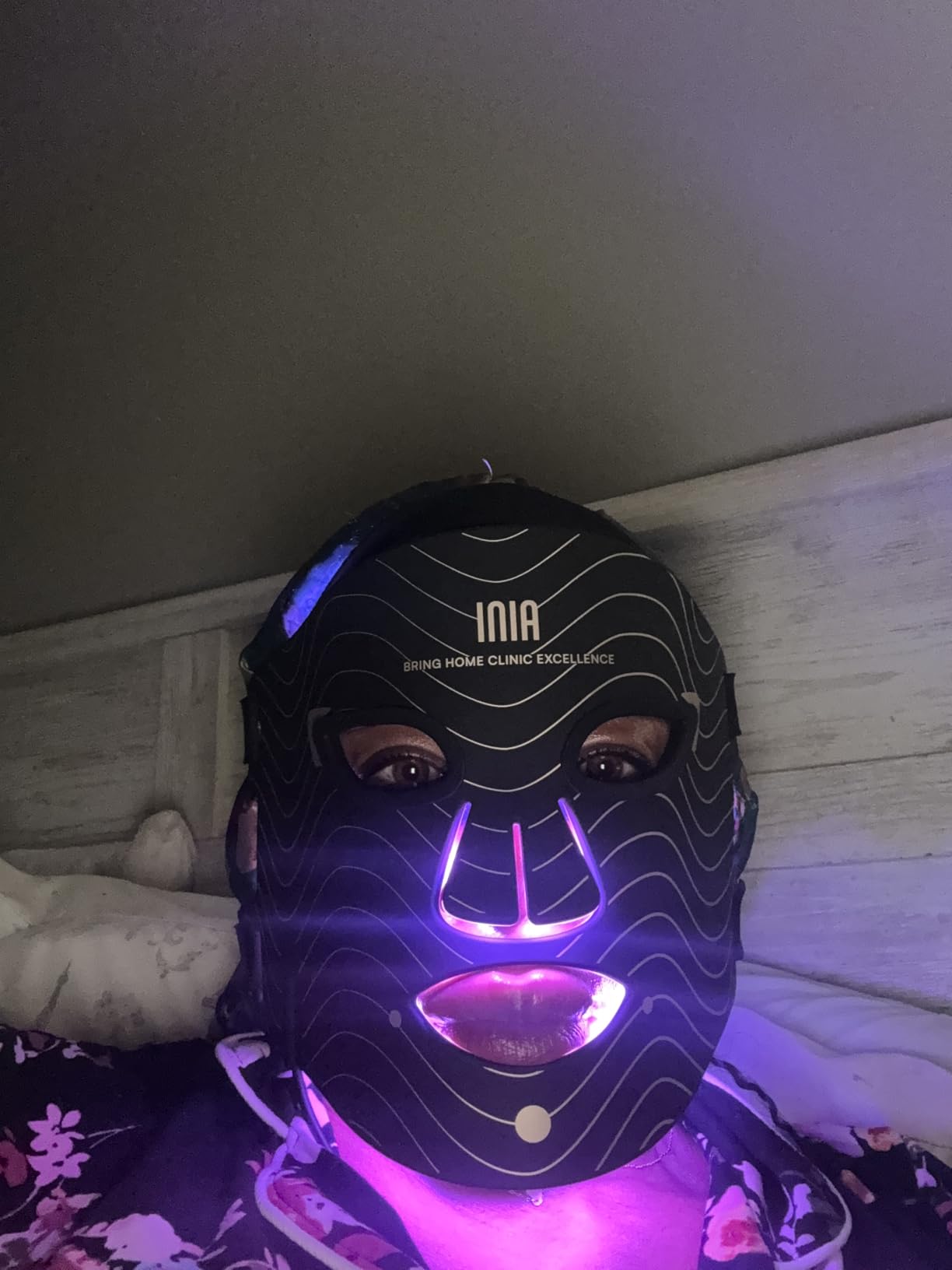 INIA Red Light Therapy Mask for Face - 4 Light Modes with 850nm NIR, Red & Blue LED Light Therapy, 2600mAh Rechargeable LED Face Mask for Radiant Glow at Home, Black customer photo 1