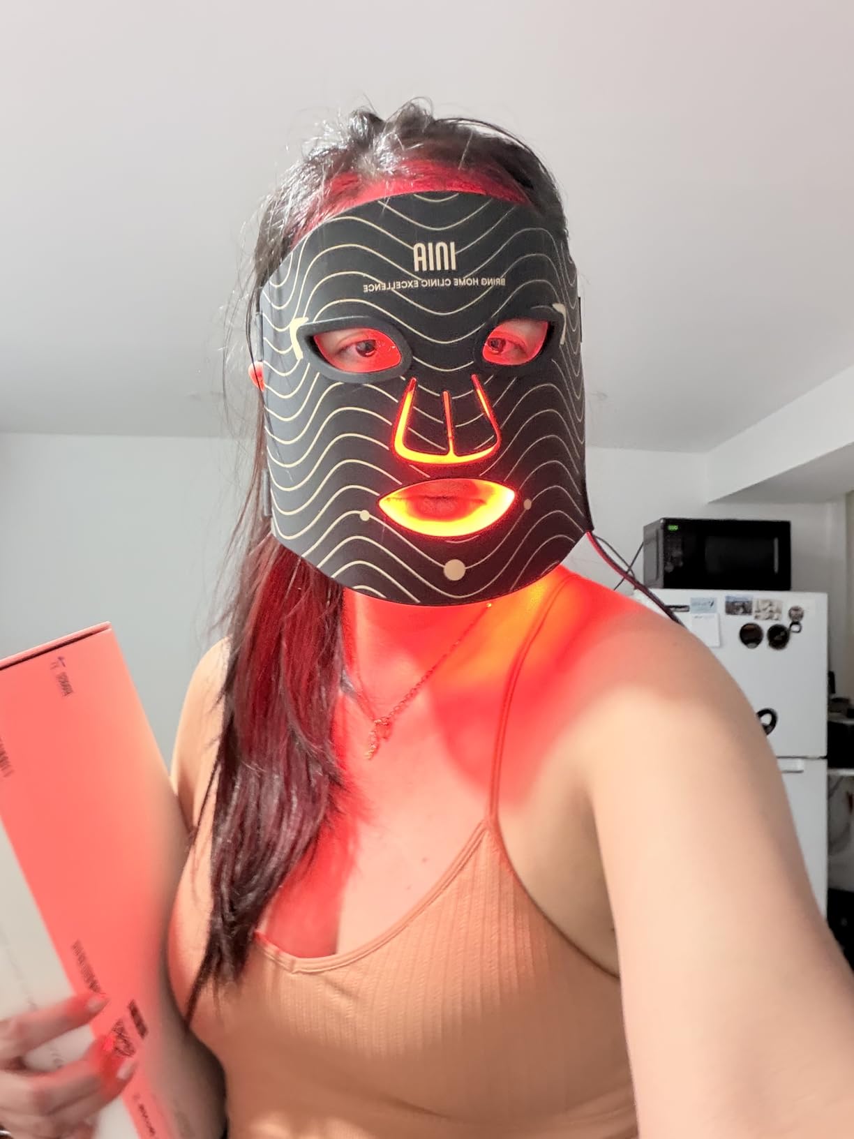 INIA Red Light Therapy Mask for Face - 4 Light Modes with 850nm NIR, Red & Blue LED Light Therapy, 2600mAh Rechargeable LED Face Mask for Radiant Glow at Home, Black customer photo 2