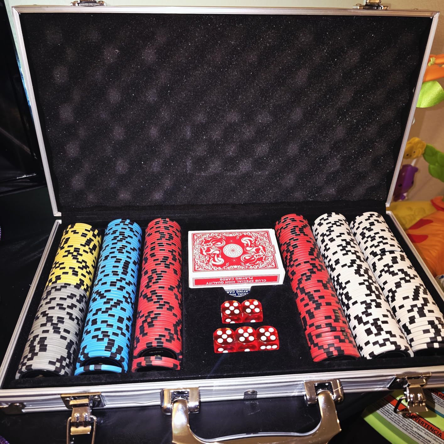 300 Piece Poker Chip Set with Denominations, 11.5g Numbered Chips with Aluminum Case, 2 Decks, Dealer Blind Buttons and 5 Dice for Texas Holden Blackjack Casino Gaming Night customer photo 1