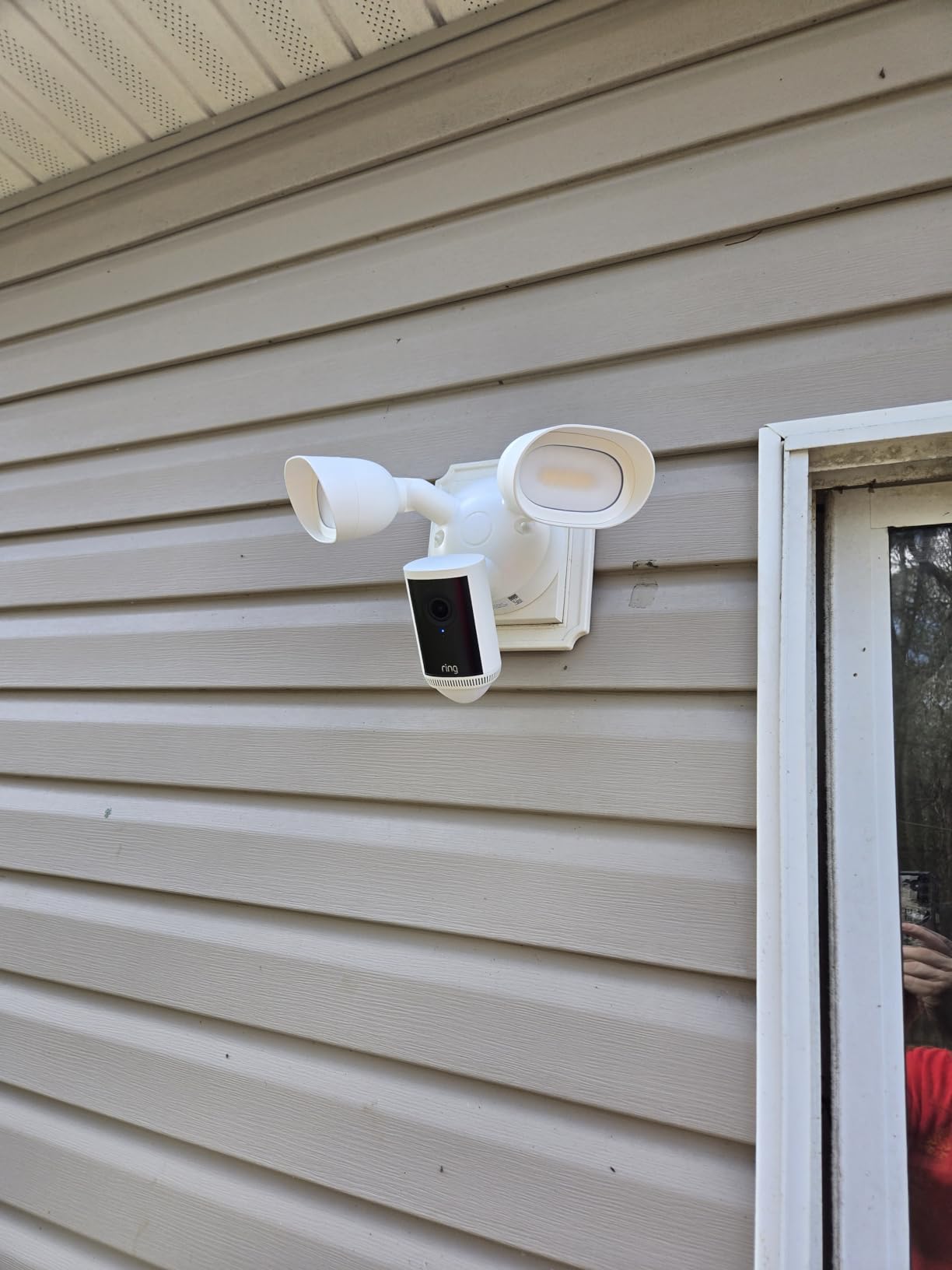 Ring Floodlight Cam 4K Pro (newest model), Wired, Retinal 4K with wide-angle video, 10x Enhanced Zoom, and 2000 Lumen Floodlights, White customer photo 2