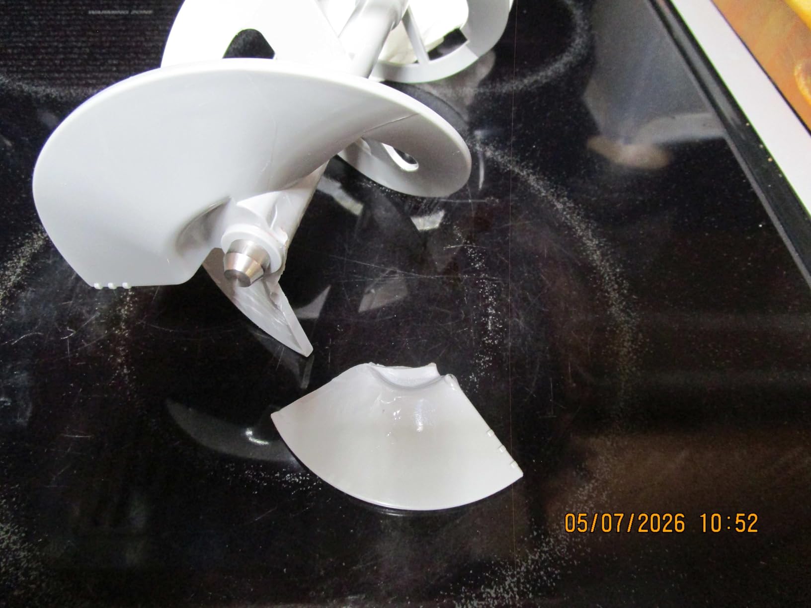 Cuisinart 6-in-1 Slushy & Soft-Serve Maker, Ice Cream Maker Machine Makes Soft-Serve Ice Cream, Slushies, Sorbet and More, Quick-Freeze Chill Technology Maintains Perfect Temperature, ICE-200 customer photo 2