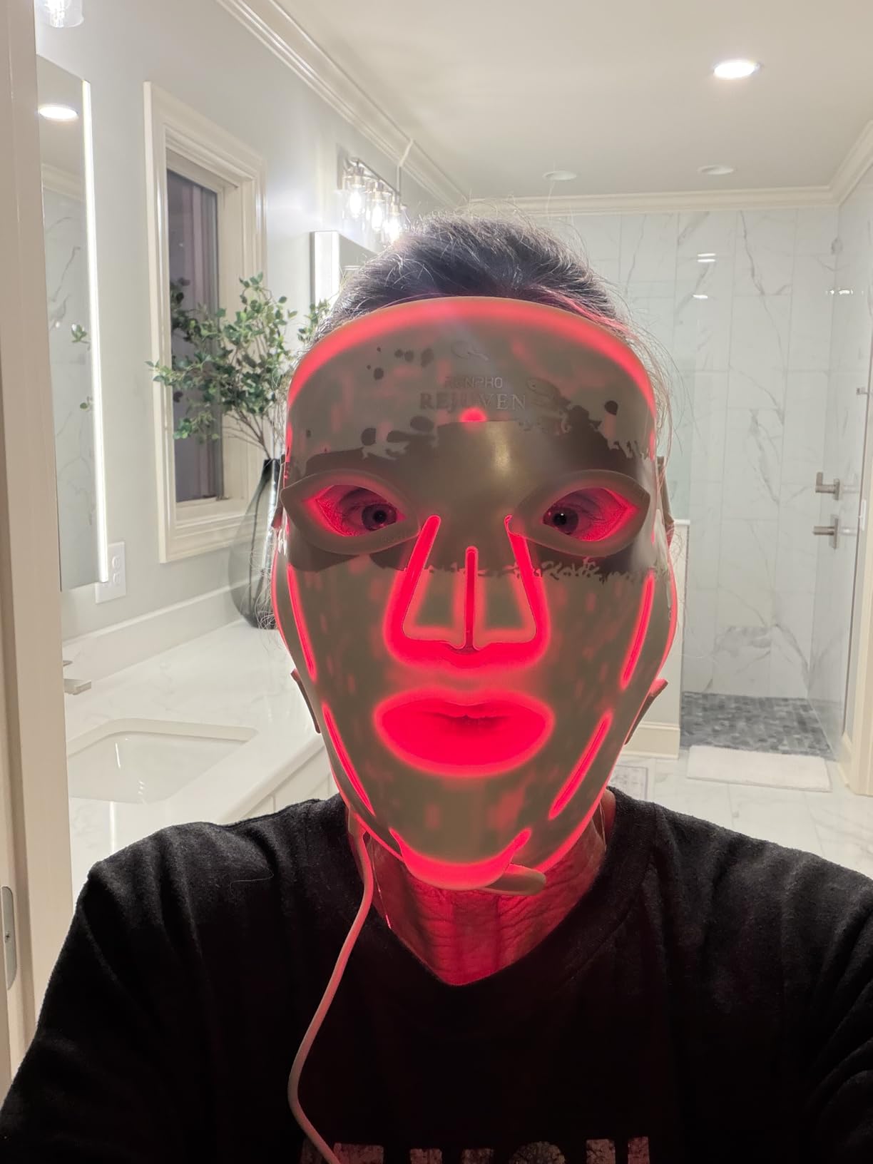 RENPHO 4D Red Light Therapy Mask for Face, 324 LEDs Full Face Coverage & 3 Light Modes, Cordless LED Red Light Therapy Face Mask for Home Use & Travel customer photo 1