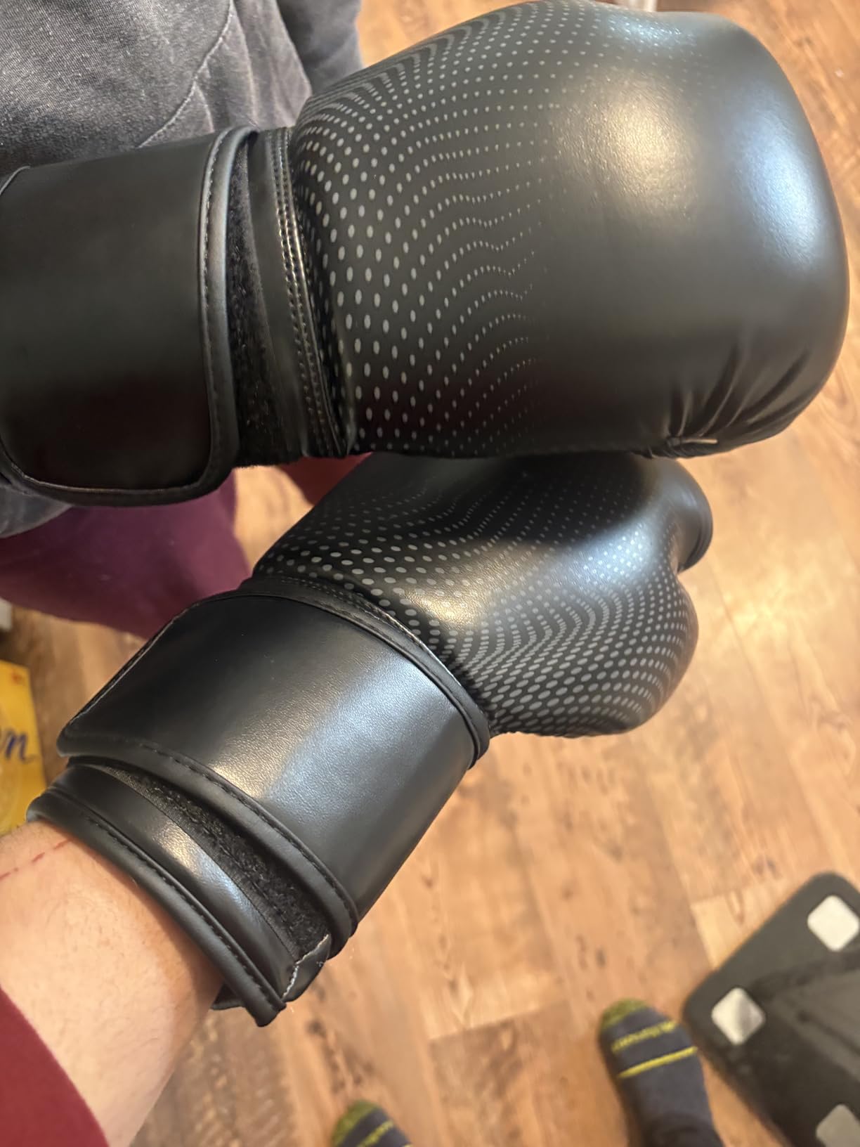 Amazon Basics Boxing Gloves for Men & Women, Sparring, Training, Muay Thai, Kickboxing, MMA customer photo 2