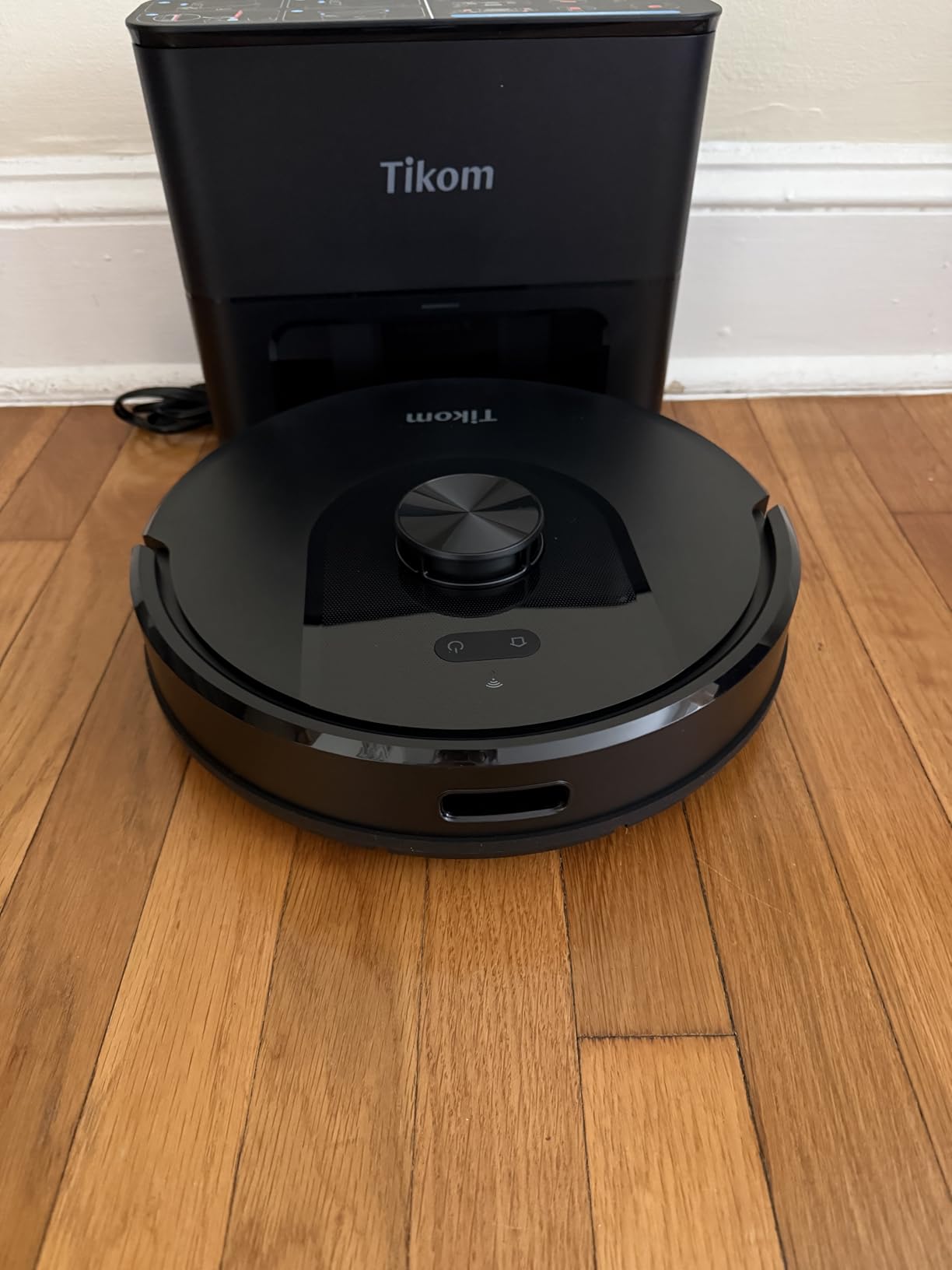 Tikom Robot Vacuum and Mop, 6000Pa Robotic Vacuum Cleaner with Self-Emptying Base, 90 Days Capacity, LiDAR Navigation (L8000 Plus) customer photo 1