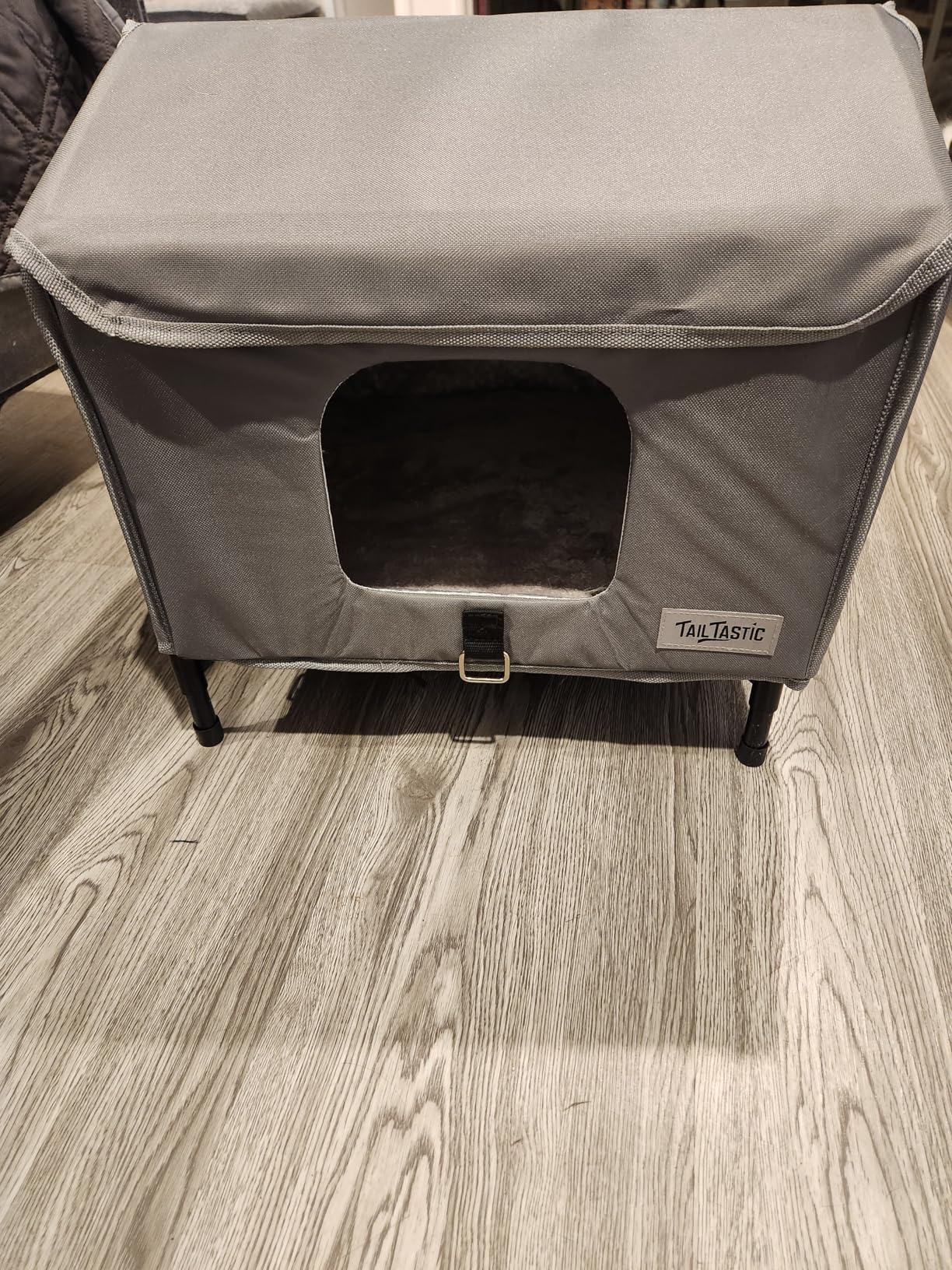 Tailtastic Heated Outdoor Cat House, Weather-Resistant Insulated Cat Shelter with Elevated Stand, Winter-Ready for Stray Cats, No Assembly Needed, 17