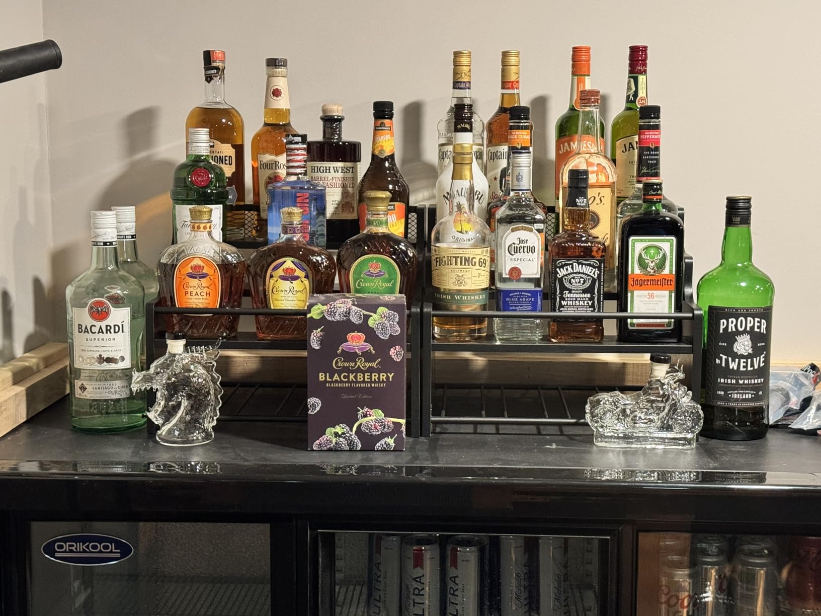 KLM 4-Tier Wood Display Shelf, Black Modern Bottle Organizer, Countertop Bar Stand for Liquor, Coffee Syrup, (Black) customer photo 1