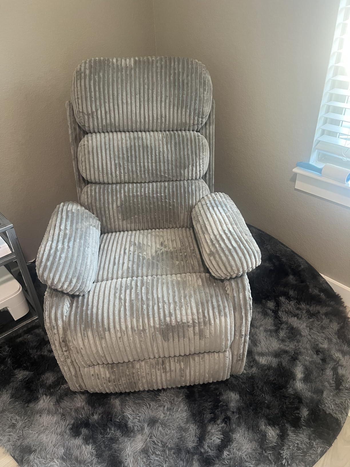 Adult 360° Rocking Recliner Chair, Nursery Rocker Reclining Chair with Side Pocket, a Comfy upholstered Single Sofa Armchair. Suitable for Living Room, Bedroom Nursing use, Velvet Fabric in Beige customer photo 1