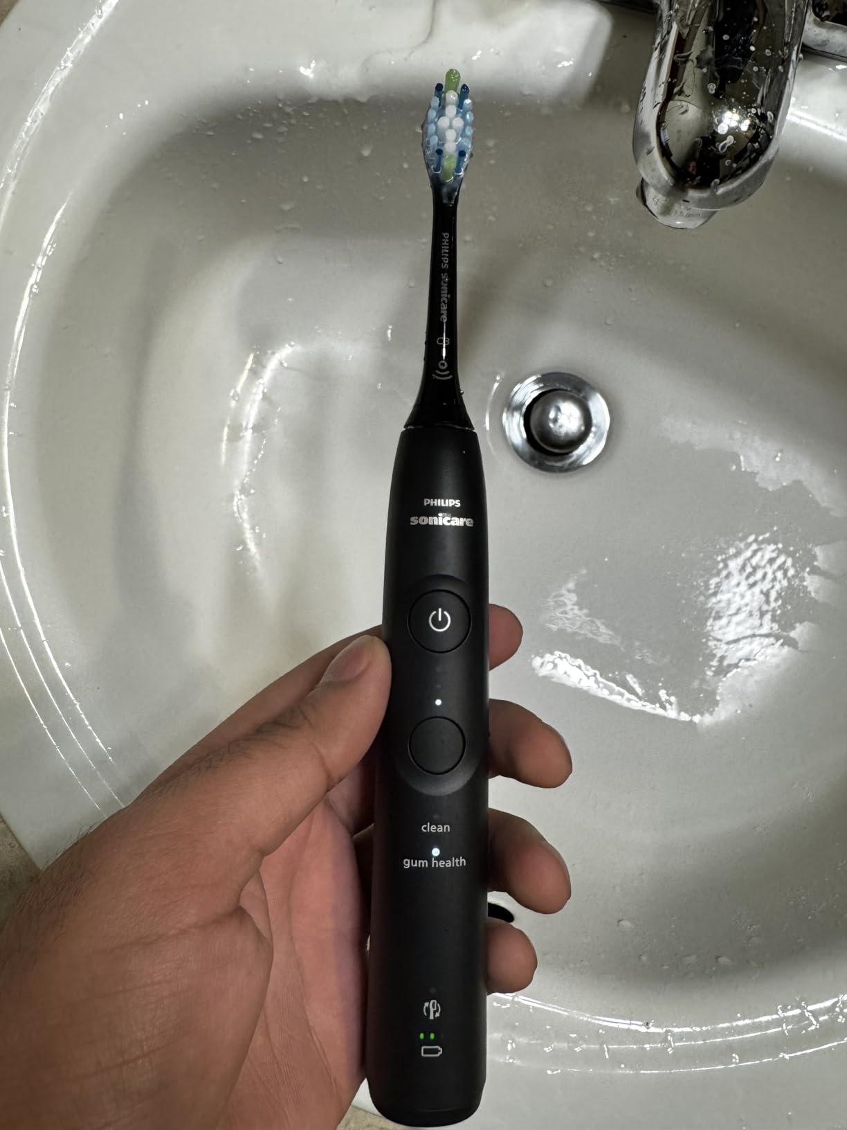Philips Sonicare 5900 Series Electric Toothbrush, Pressure Sensor, 6 Brushing Settings, SmarTimer, BrushPacer, 21-day Runtime, Gentle Professional-Clean Feel, for Sensitive Gums, Light Pink, HX7132/02 customer photo 1