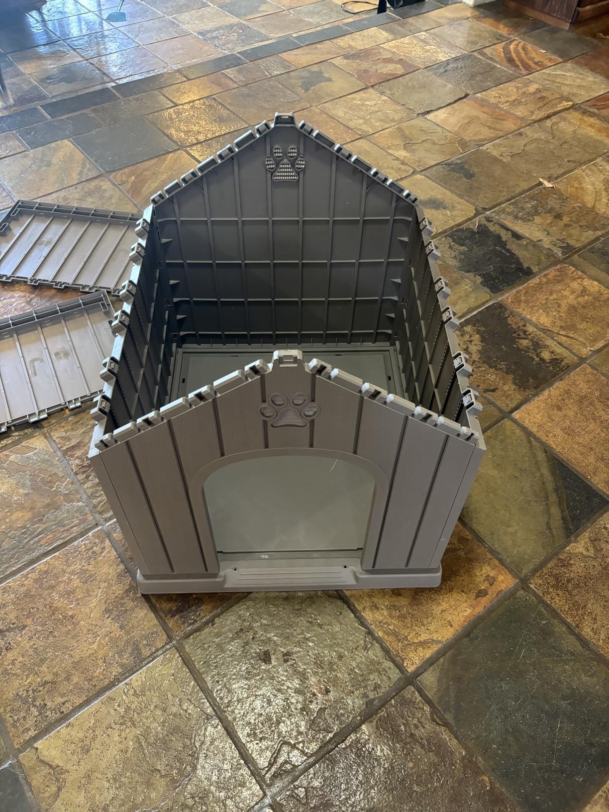 Bifanuo Outdoor Indoor Dog House for Small & Medium Dogs - Weatherproof Shelter with Elevated Floor, Hidden Vents & Tool-Free Assembly (Classic Grey, 26.18