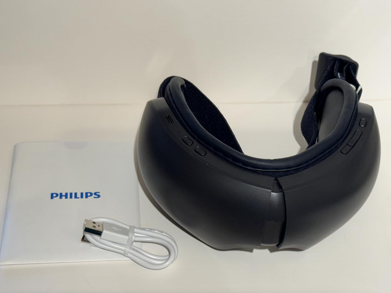 Philips Eye Massager with Heat and Compression, Rechargeable Migraine and Headache Relief Eye Mask, Portable for Travel, Office & Home Use customer photo 2