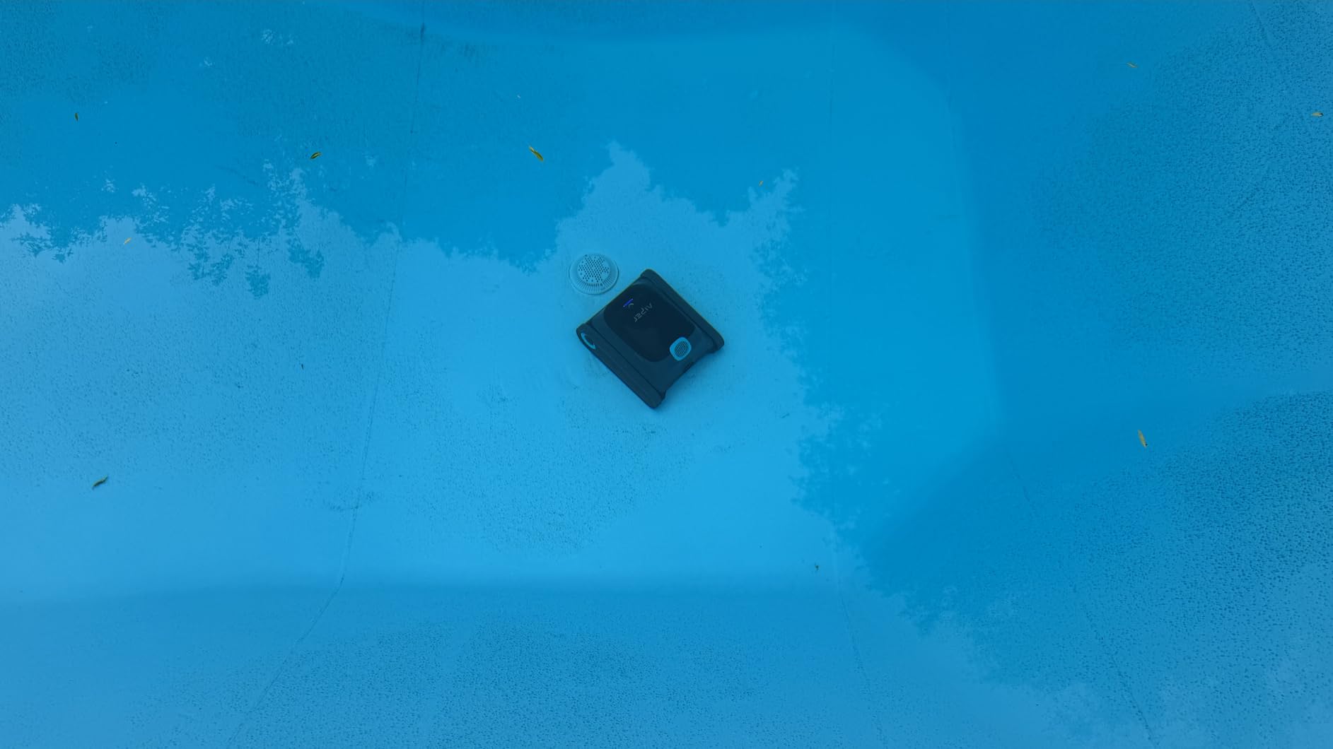 Aiper Scuba S1 Robotic Pool Cleaner (2026 Upgrade), Weekly Custom Cleaning Plan, 270 Min Runtime, Over-the-Waterline Scrubbing, Smarter Navigation with 11 High-Precision Sensors, App Support-Gray customer photo 2