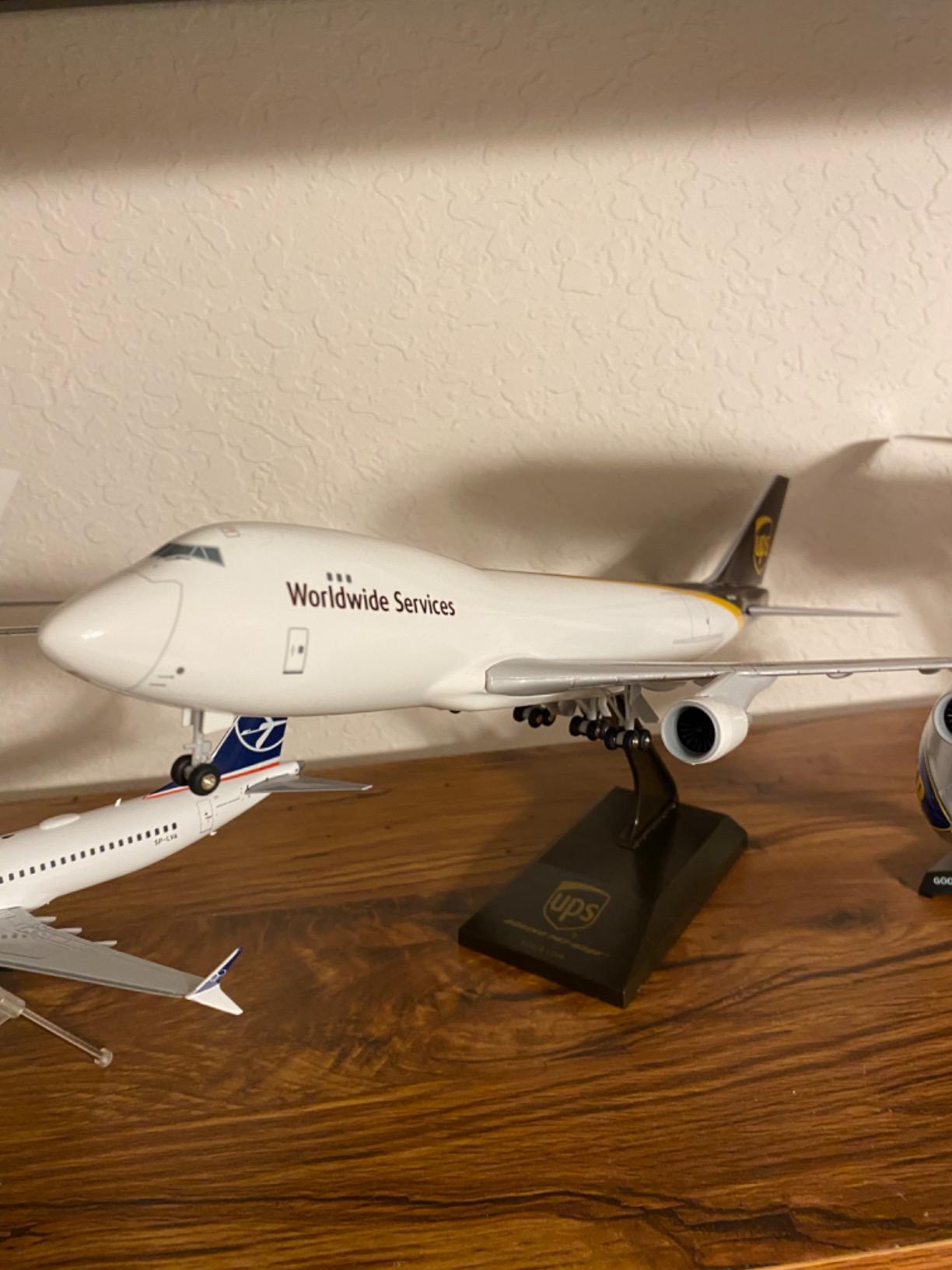 Daron SkyMarks UPS 747-400F Airplane Model Building Kit with Gear 1/200 Scale - Die-Cast Style Collectible with Display Stand customer photo 1