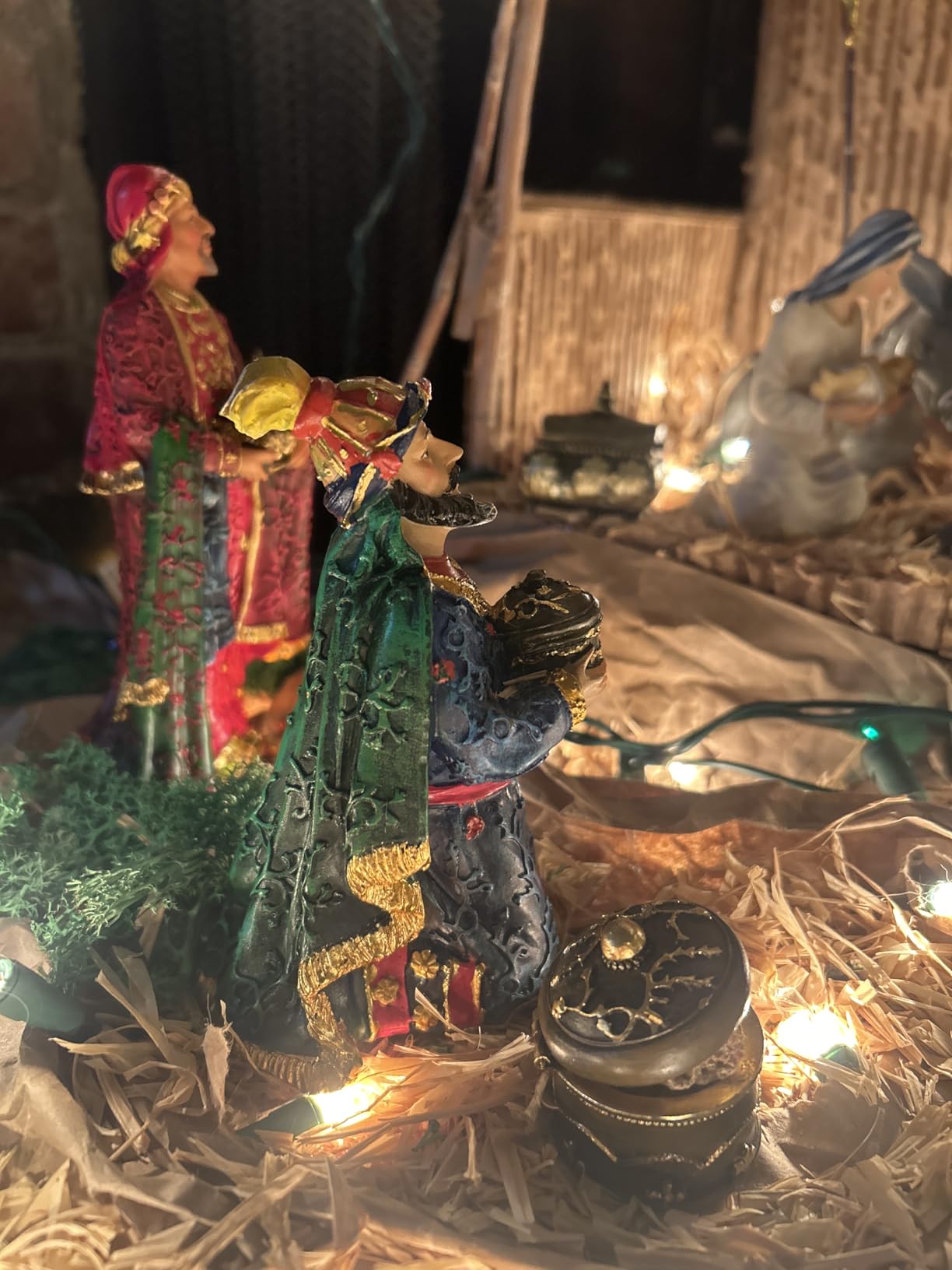 Three Kings Gifts 11-Piece Real Gold Christmas Nativity Scene Set, 7-Inch Scale Polystone Holy Family, Magi Wise Men, Angel, and Shepherds, Complete Holiday Tabletop Creche Figures Display customer photo 1