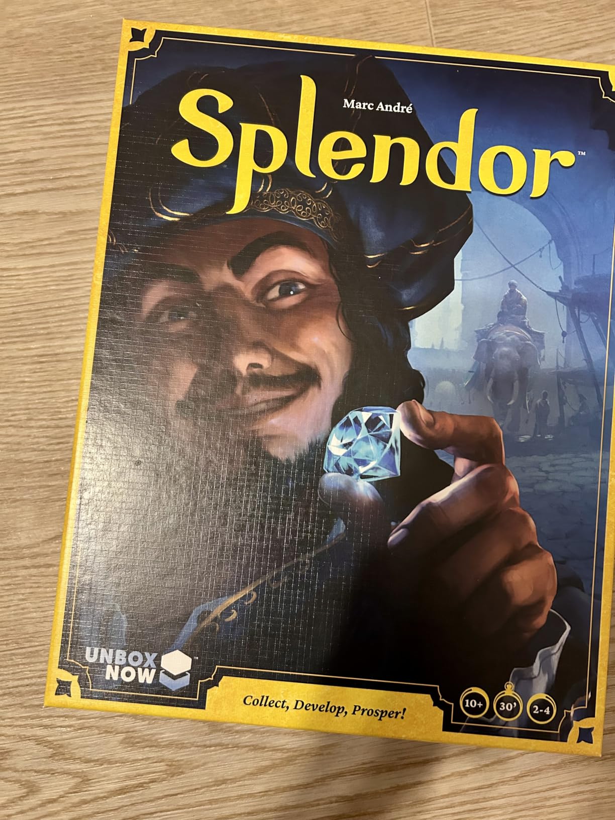 Asmodee Splendor Board Game - Gem Trading & Engine-Building Strategy for Adults & Families, 2-4 Players Ages 10+, 30 Minute Playtime customer photo 1