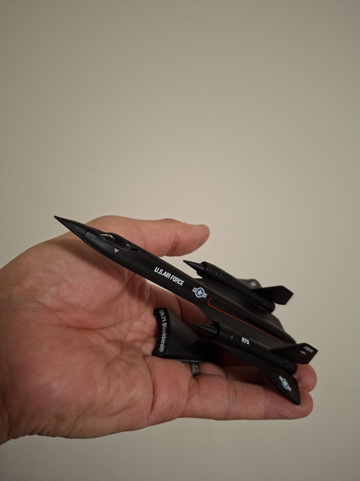 Postage Stamp USAF SR-71 Blackbird Die-Cast Metal Model - 1:200 Scale Strategic Reconnaissance Aircraft Replica with Display Stand, Highly Detailed, 6.2