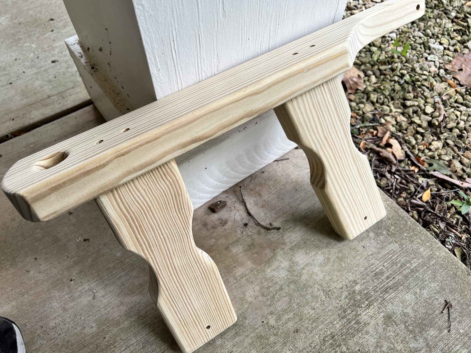 Amish Casual Heavy Duty 700 Lb Capacity Porch Swing (4 Foot, Cedar Stain) - Wooden Outdoor Roll Back Swing with Hanging Chains - Amish Made in the USA customer photo 1