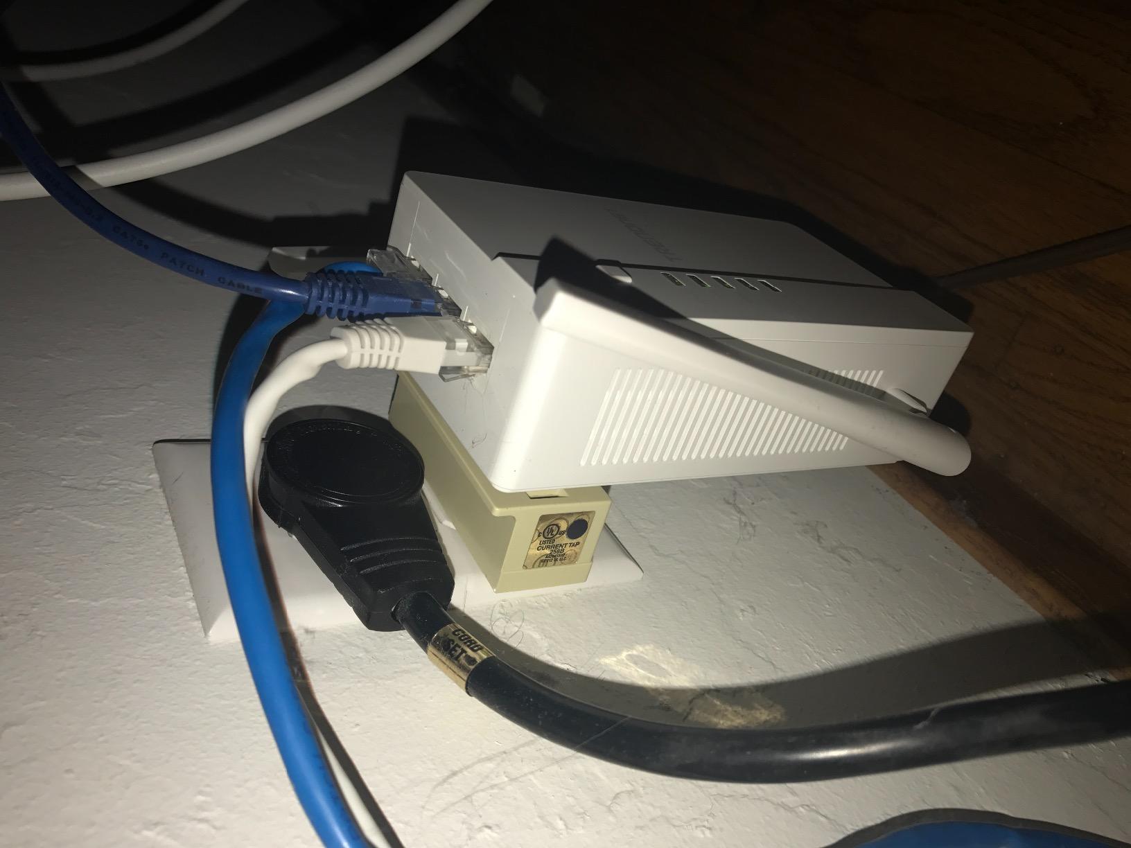TRENDnet TPL-430AP, Wi-Fi Everywhere Powerline 1200 AV2 | AC1200 Wireless Access Point, Expand Your Wireless Coverage, Built-in Concurrent Dual-Band, 3 x Gigabit Ports, MIMO, Beamforming customer photo 1