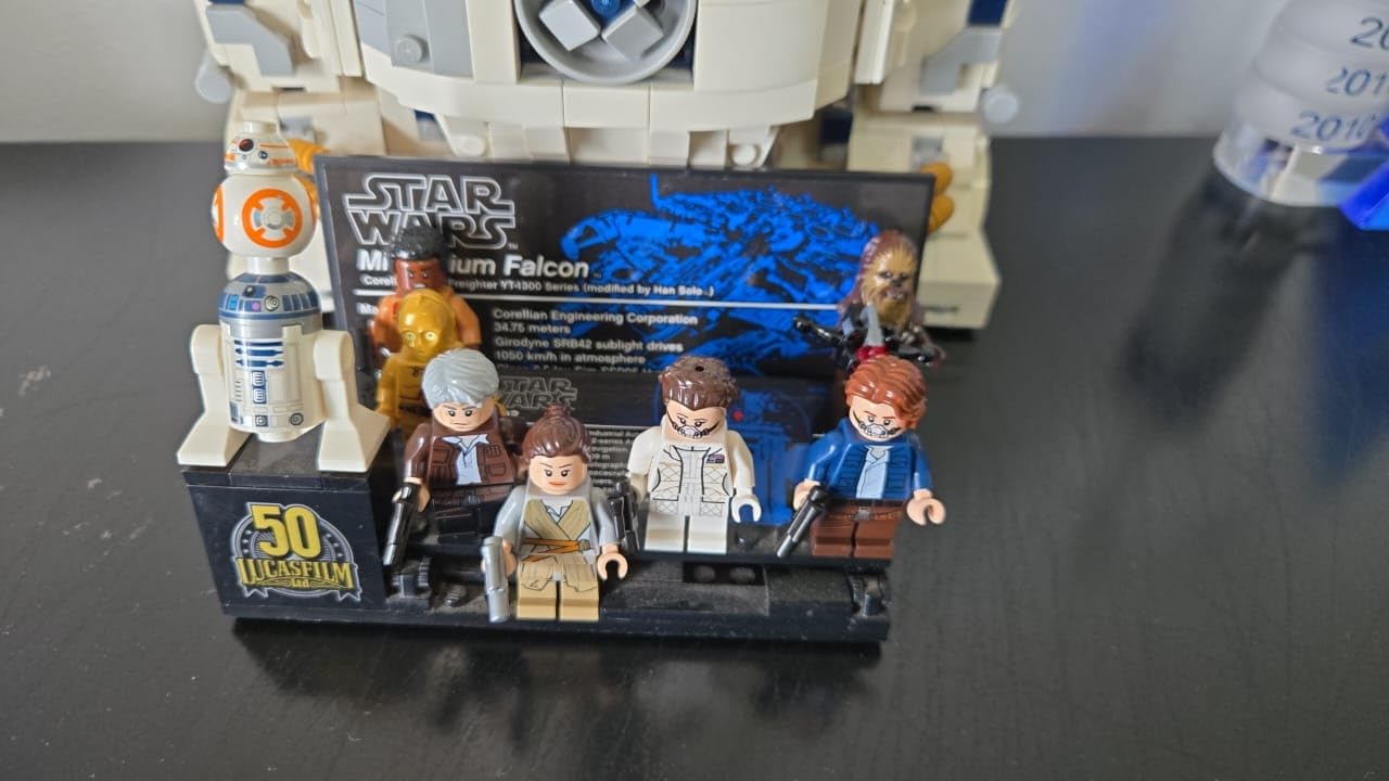 Star Wars Millennium Falcon - Building Set for Adults, Ages 16+ - Gift for Birthday - Movie Collectible Model Kit - Display in Home or Office - 75192 customer photo 1