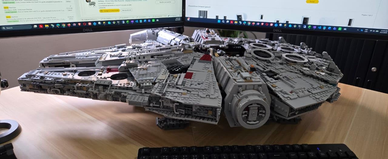 Star Wars Millennium Falcon - Building Set for Adults, Ages 16+ - Gift for Birthday - Movie Collectible Model Kit - Display in Home or Office - 75192 customer photo 2