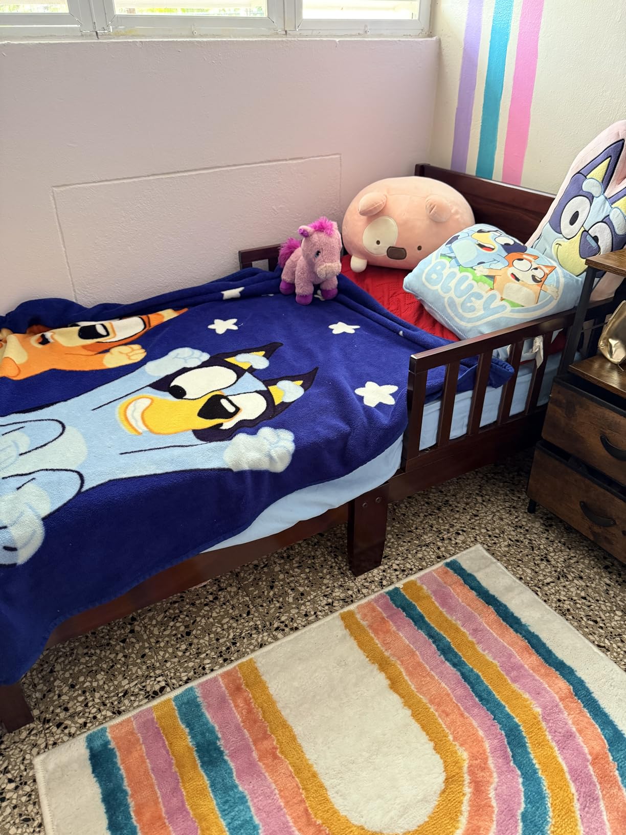 Dream On Me Brookside Wooden Toddler Bed in Black, Greenguard Gold & BSA Certified, Low-to-Floor Design customer photo 2