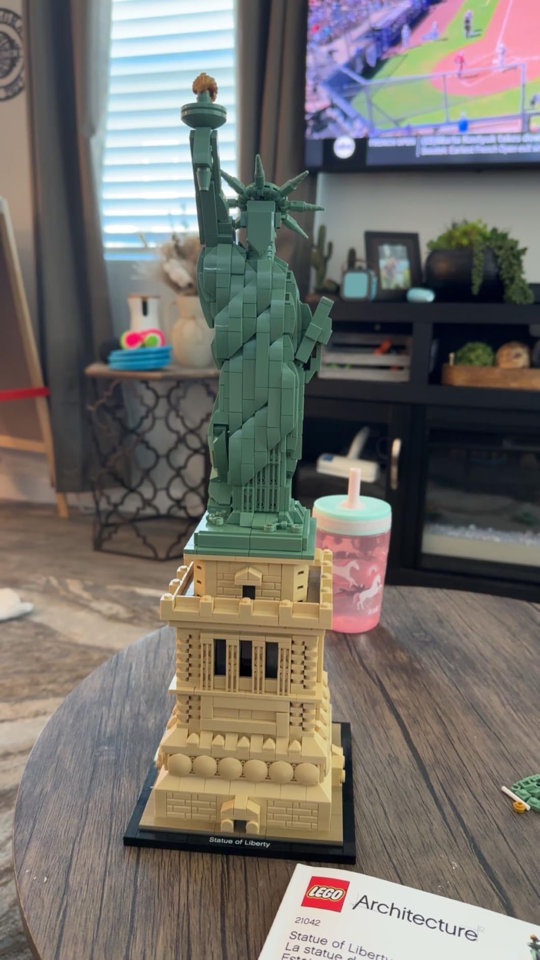 LEGO Architecture Statue of Liberty Model Building Set - Collectible New York City Souvenir, Creative Home Décor or Office Centerpiece, Great Gift Idea for Adults and Teens, 21042 customer photo 2