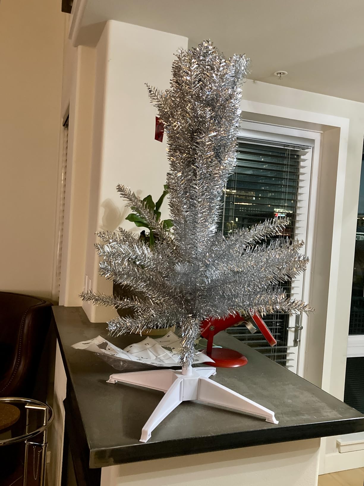 HOMCOM 6' Artificial Pencil Christmas Tree Slim Xmas Tree 390 Tips Green | Realistic Branch Tips, Plastic Stand, for Small Spaces customer photo 2