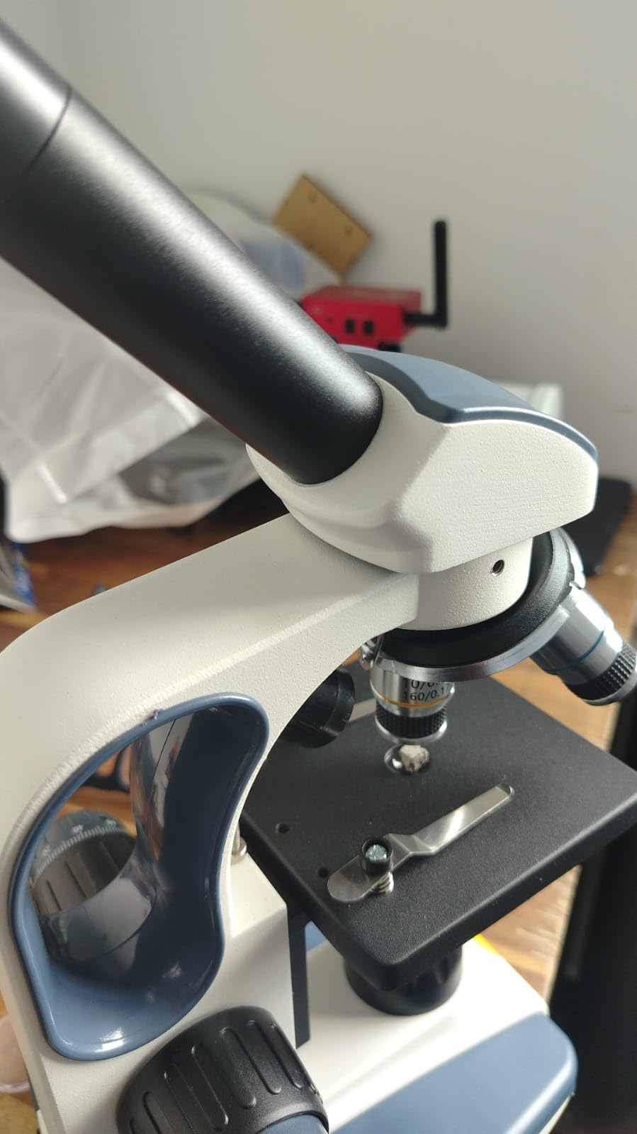 SWIFT Compound Monocular Microscope SW200DL with 40X-1000X Magnification, Dual Light, Precision Fine Focus, Wide-Field 25X Eyepiece and Cordless Capability for Student Beginner customer photo 1