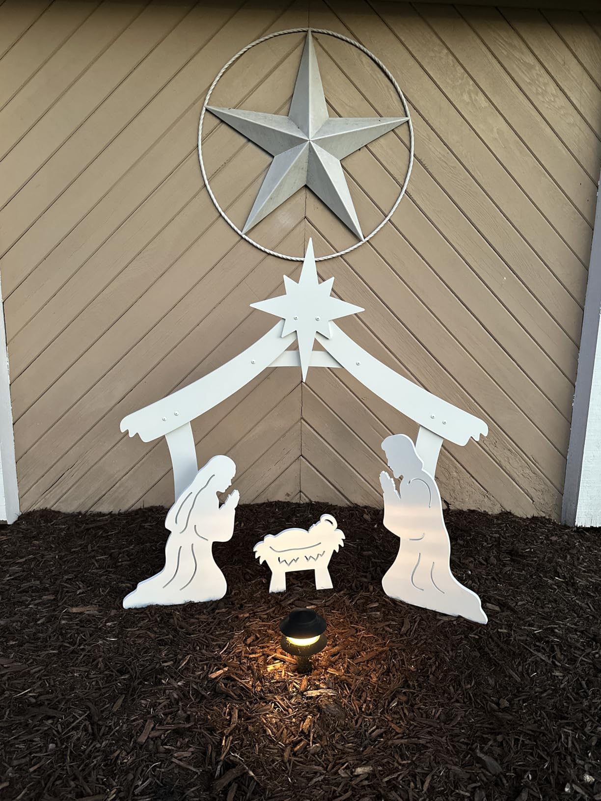 FrontYard Originals All-Weather Outdoor Holy Family Nativity, Waterproof, Made in USA, 4ft Tall, Durable Material, Simple Assembly, Easy Storage, Yard Nativity Set customer photo 1