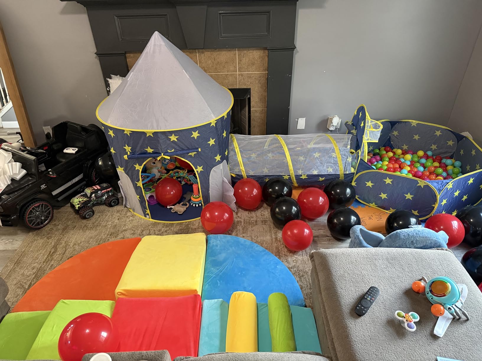PigPigPen 3pc Kids Play Tent for Boys with Ball Pit, Crawl Tunnel, Princess Tents for Toddlers, Baby Space World Playhouse Toys, Boys Indoor& Outdoor Play House, Perfect Kid's Gifts customer photo 2