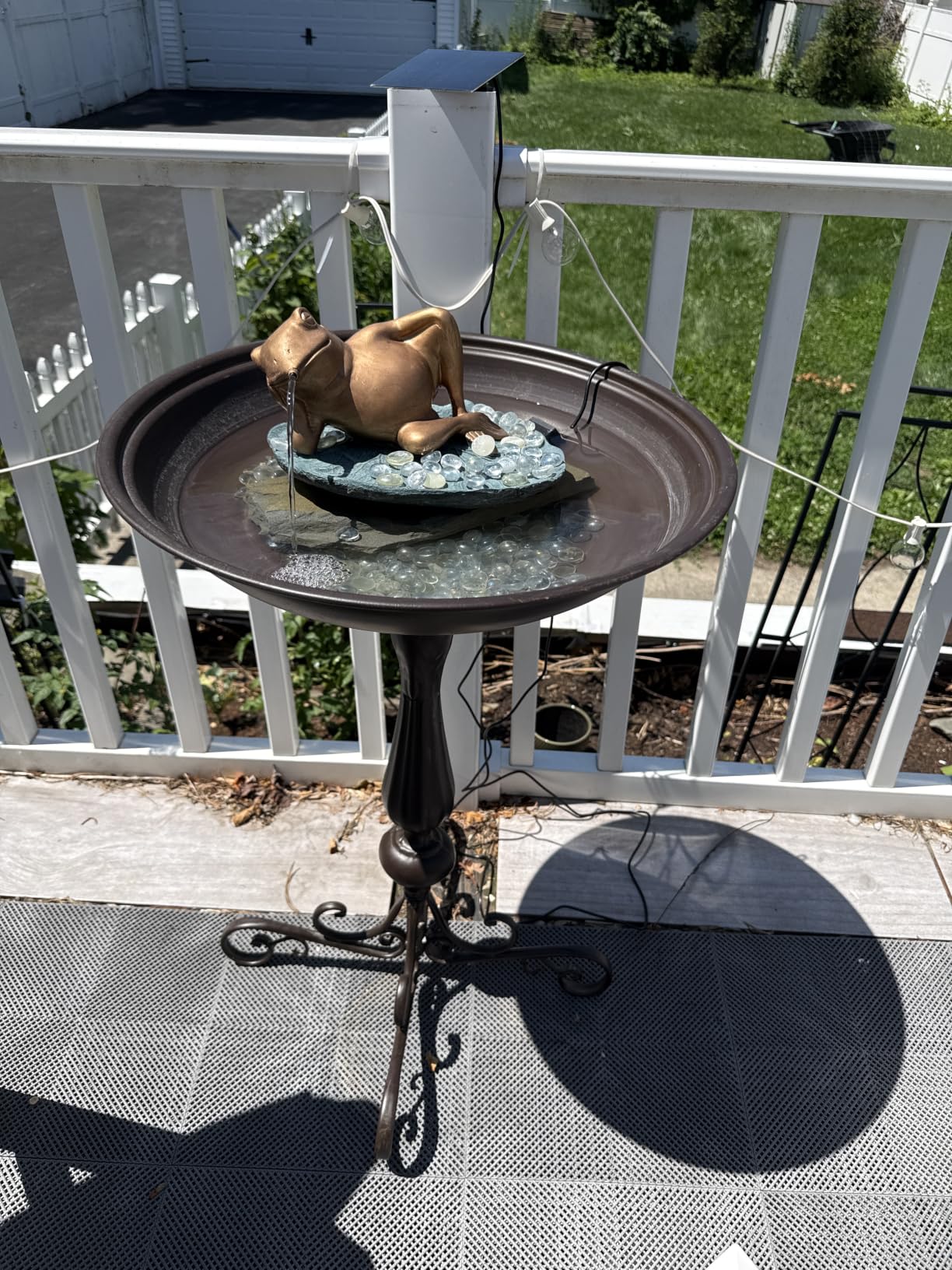 SAFAVIEH Outdoor - Orian Rustic Brown Wrought Iron Bird Bath, Victorian Garden Birdbath with Pedestal Stand, Decorative Outdoor Yard Accent, 22