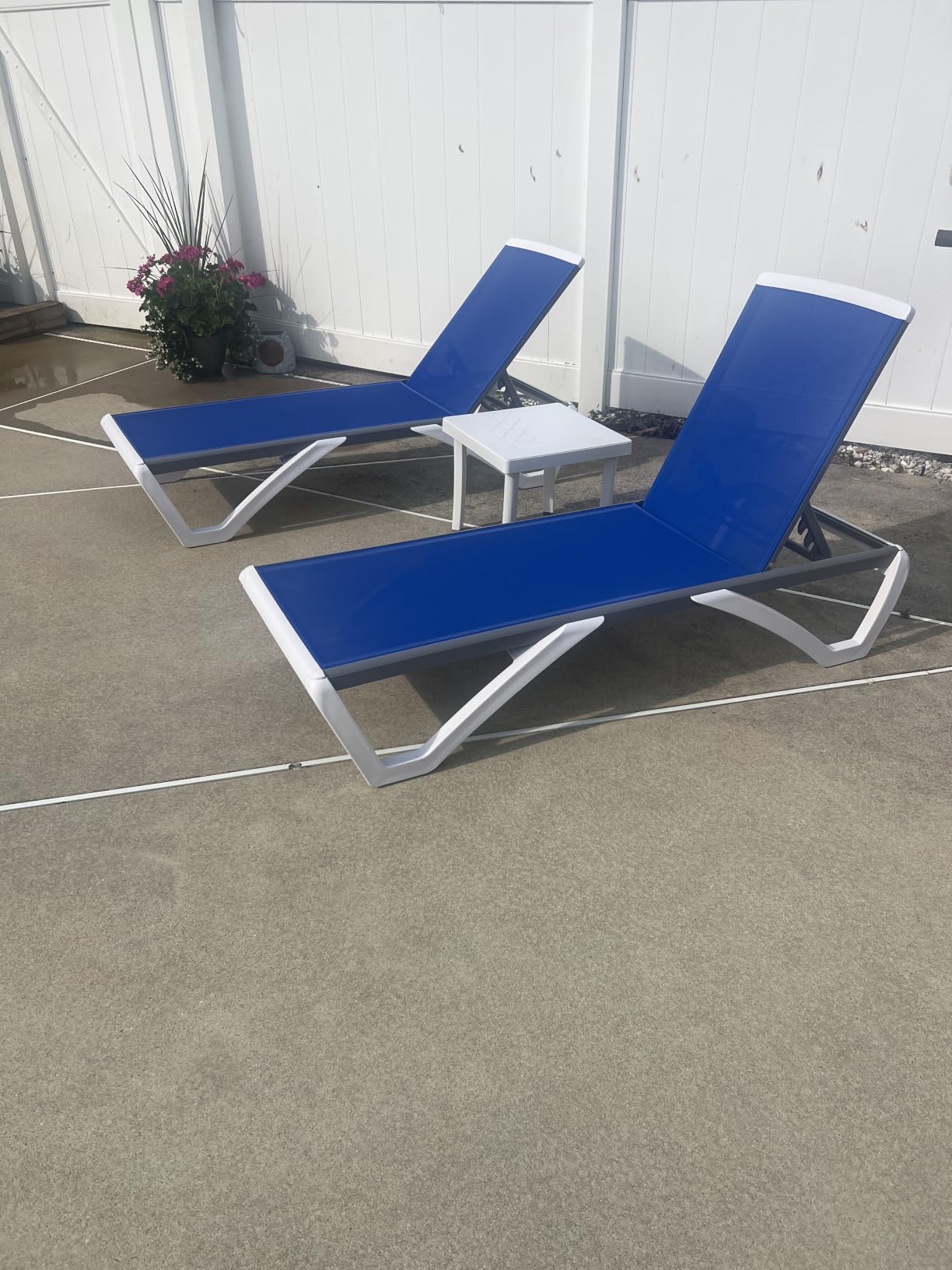 Kozyard Outdoor Chaise Lounge Chair, Fully Flat Adjustable Patio Lounger | Aluminum Frame & Resin Legs, Textilene Fabric for Poolside, Backyard & Beach, Beige customer photo 1