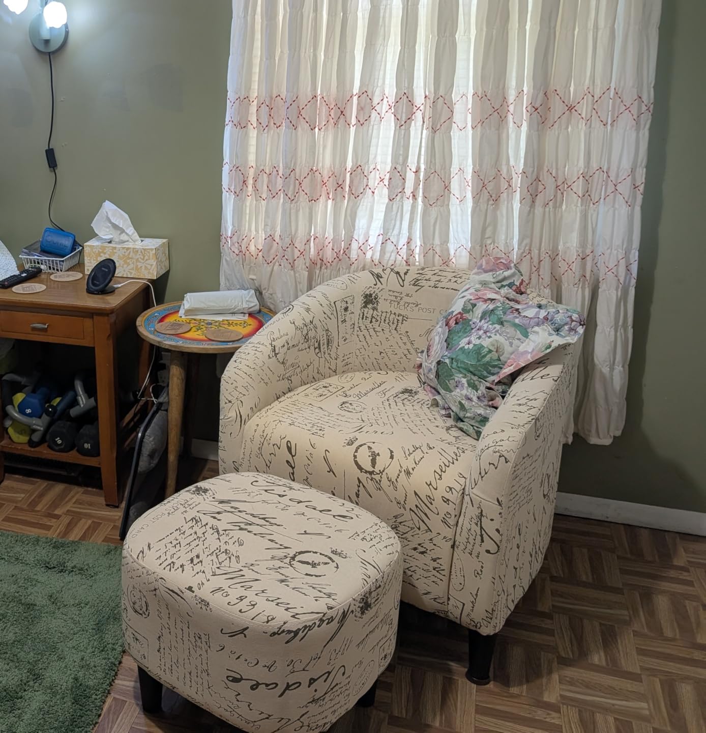 Yaheetech Fabric Accent Chairs with Ottoman, Compact Breathable Barrel Chairs with a Curved Silhouette for Small Spaces, Living Room, Bedroom, Letter Print customer photo 1