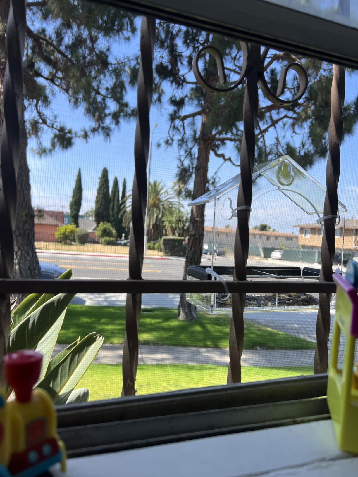 Clear Window Bird Feeder with 5 Extra Strong Suction Cups, DY-SKTY Sturdy and Durable Acrylic Birdfeeders for Viewing Wild Birds Outside, Bird Watching Gift, Outdoor Birdhouse Box, Garden Decor customer photo 1