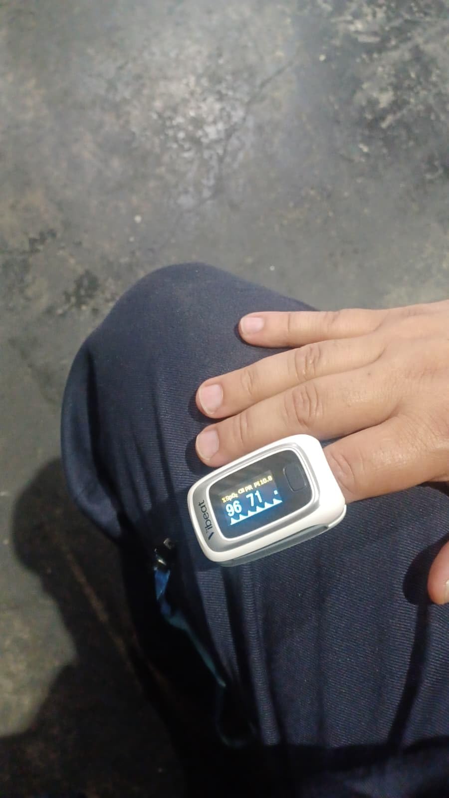 Vibeat Fingertip Pulse Oximeter, Blood Oxygen Saturation Monitor| O2 Meter, Portable SPO2 & Pulse Rate Monitor, Batteries and Lanyard Included customer photo 2