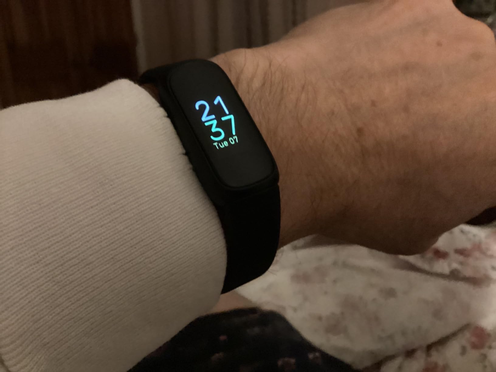 Google Fitbit Inspire 3 - Midnight Zen/Black - Small and Large Bands | Stress management, sleep tracking, 24/7 heart rate, 3-month Google Health Premium membership included customer photo 2