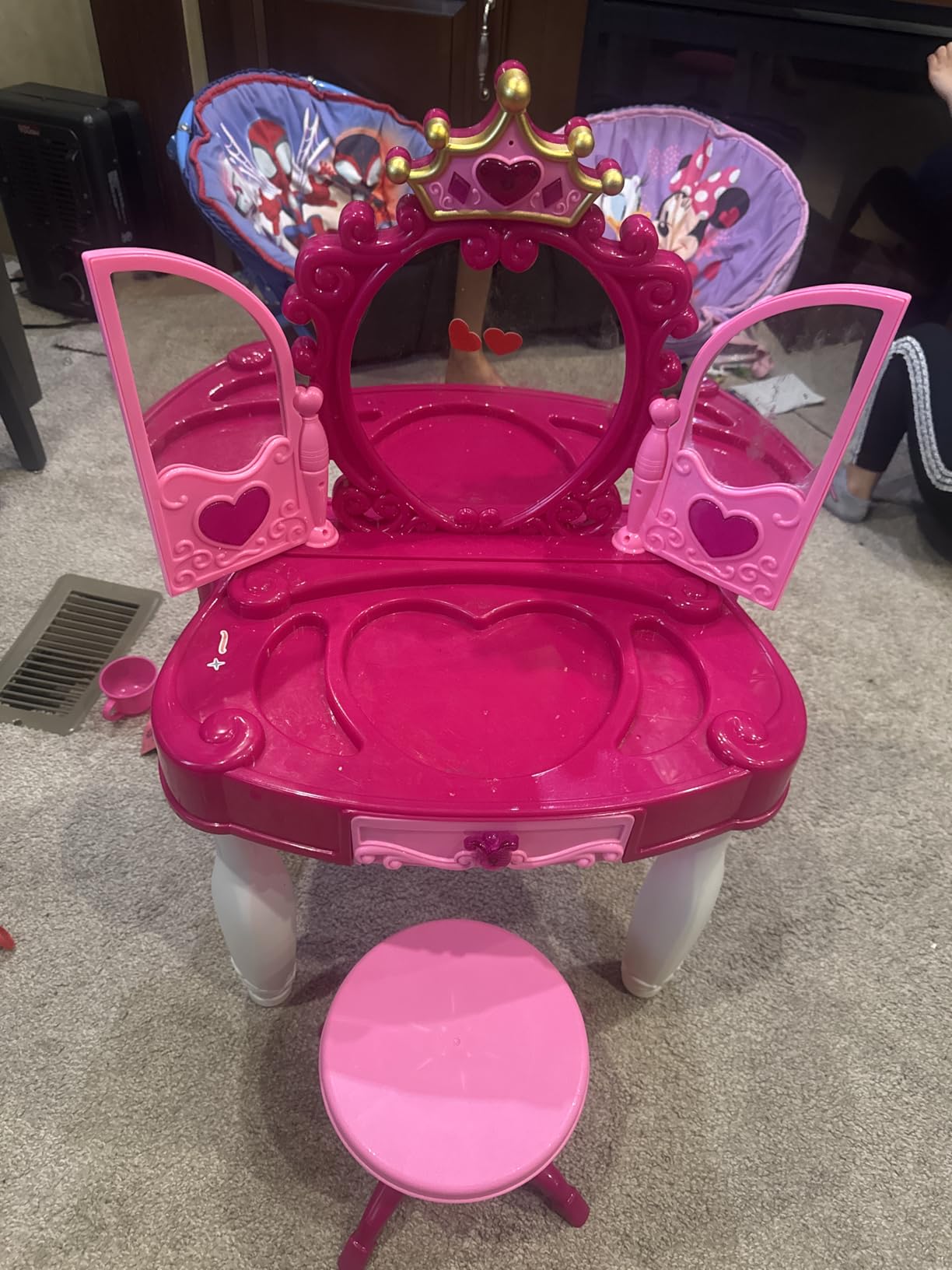 Eohemeral Toddler Makeup Table with Mirror and Chair, Kids Makeup Vanity Set with Accessories and Lights and Music Sound for Girls, Toddlers 3-5 Years Old customer photo 1