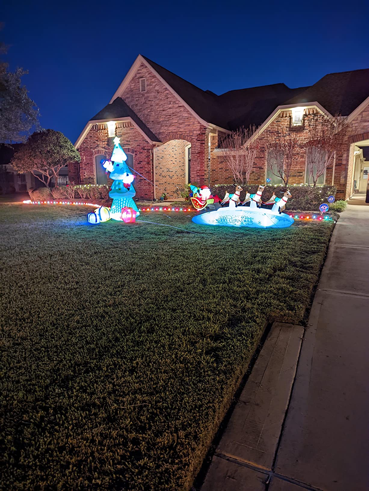 ZPISF 10 FT Santa Sleigh with Reindeer Christmas Inflatables Outdoor Decorations, Christmas Blow Up Yard Decorations for Garden Lawn Xmas Decor (Blue) customer photo 2