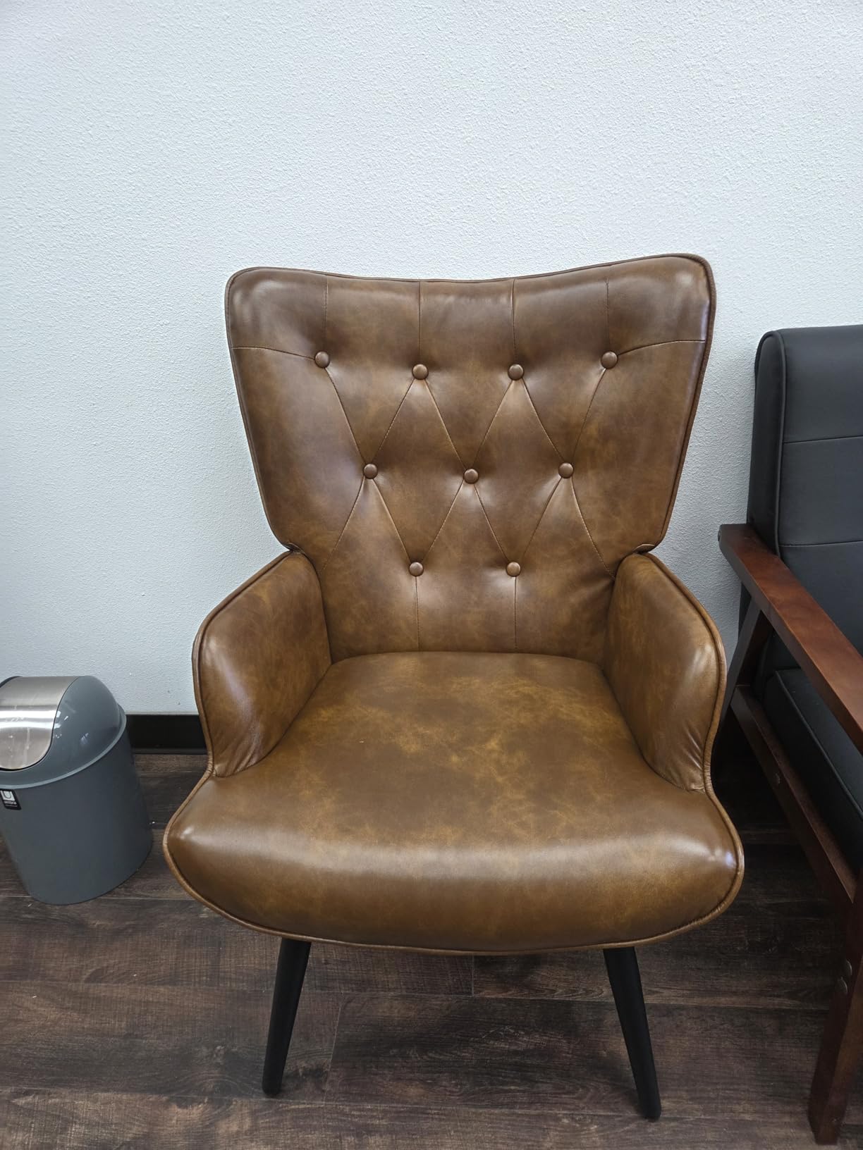 Furnimart Black Velvet Accent Chair Mid Century Modern Living Room Chairs; Comfy Armchair Leisure Vanity Guest Wingback Chair for Office Study Vanity Bedroom Waiting Room customer photo 2
