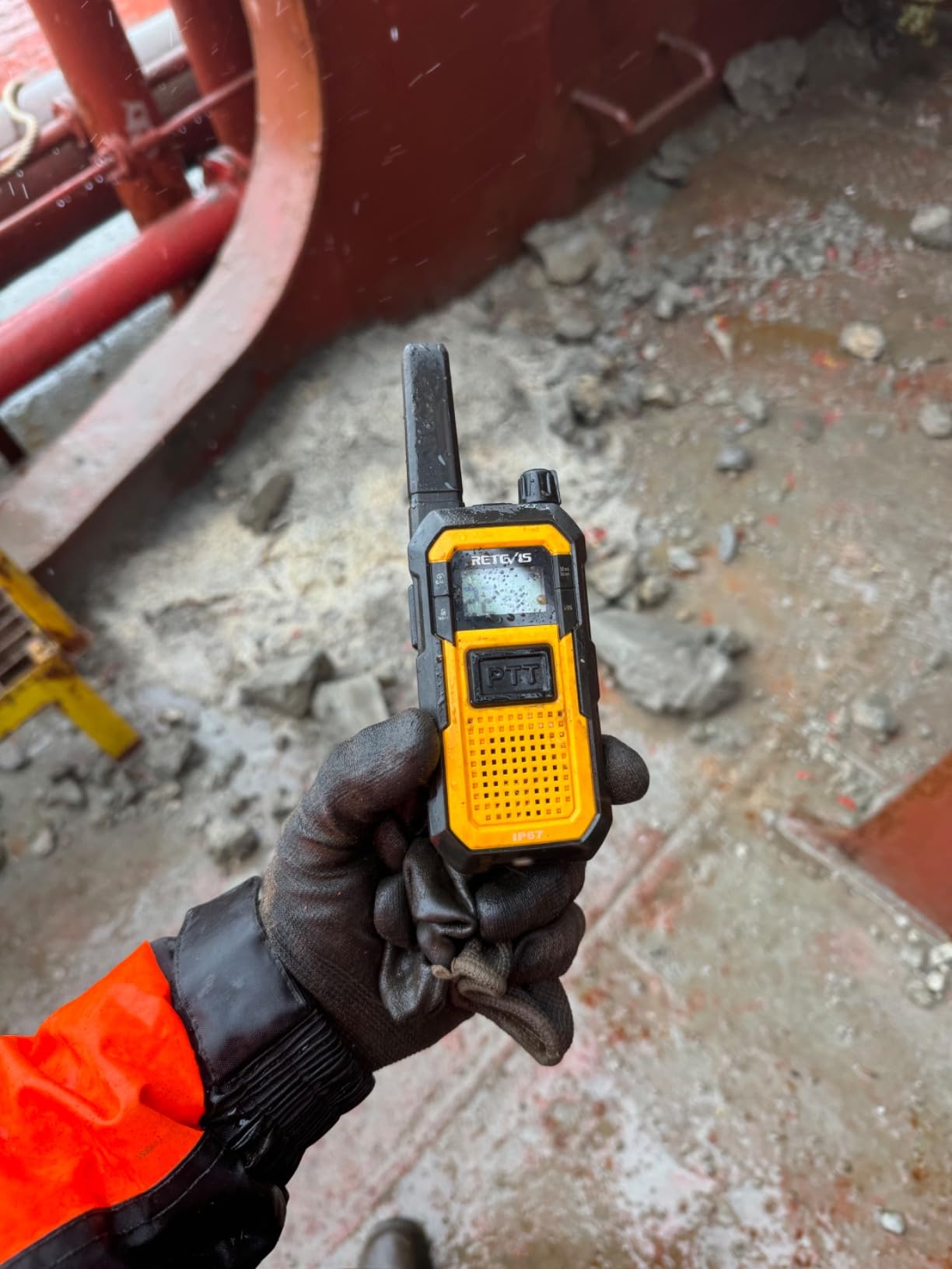 Retevis RB48 IP67 Waterproof Walkie Talkies Long Range for Construction, Jobsite Walkie Talkies, MIL-STD-810H Heavy Duty Two Way Radio, Rugged & Large Front PTT, Vibration Alert, NOAA, Floating, 4 Pack customer photo 1