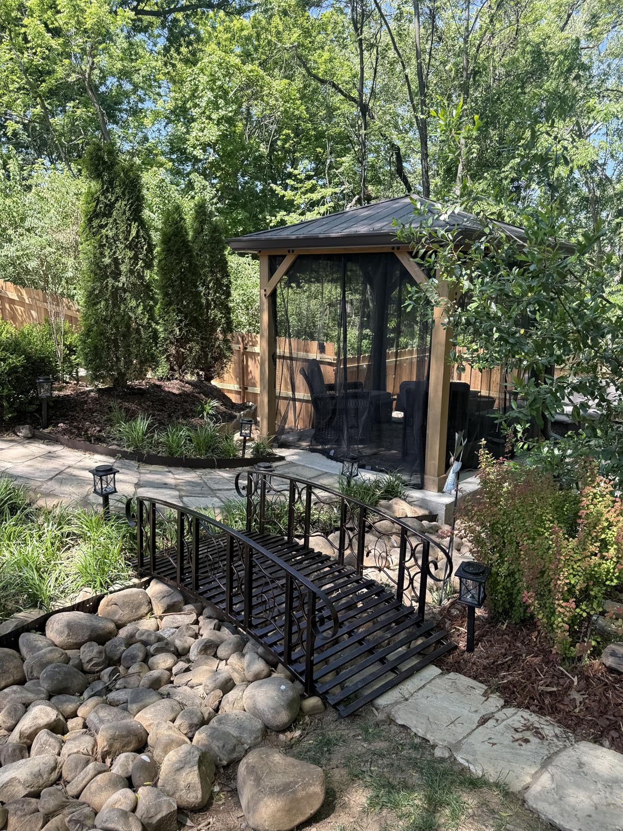 Outsunny 6' Metal Arch Backyard Garden Bridge, Safety Siderails, Black | 660 lbs. Weight Capacity, Vine Motifs, Easy Assembly, for Backyard Creek, Stream, Pond customer photo 2