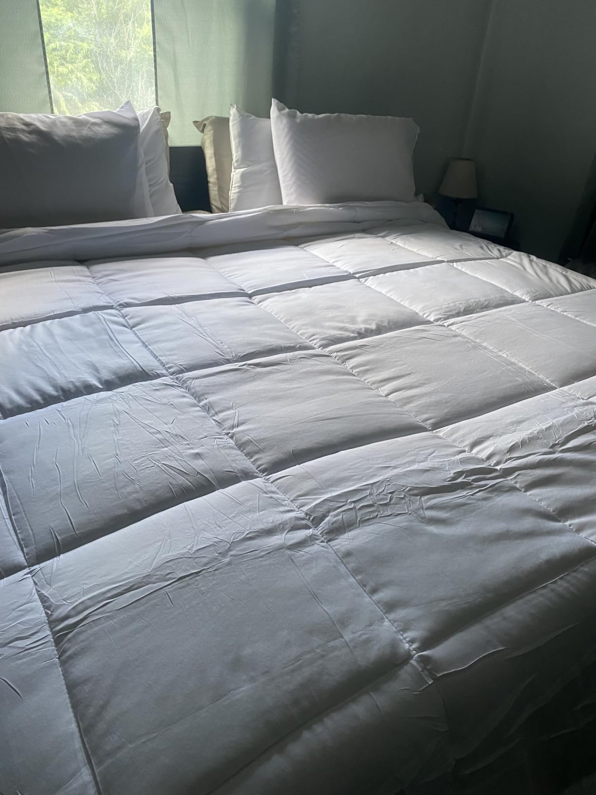 Bedsure Comforter Duvet Insert - Quilted Comforters Oversized King Size, All Season Duvet, GentleSoft Down Alternative Bedding, with 8 Tabs, Gifts for Women/Men, White, Oversized King 116 x 98 Inches customer photo 1