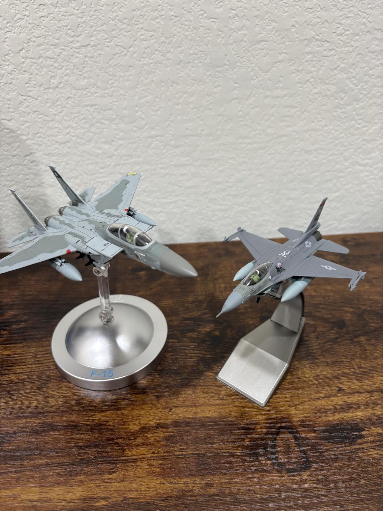 NUOTIE Classic American Eagle F-15E Twin-Engine Fighter Pre-Build Model Kits 1:100 Aircraft Alloy Diecast Airplane Military Display Model Aircraft for Collection or Gift customer photo 1