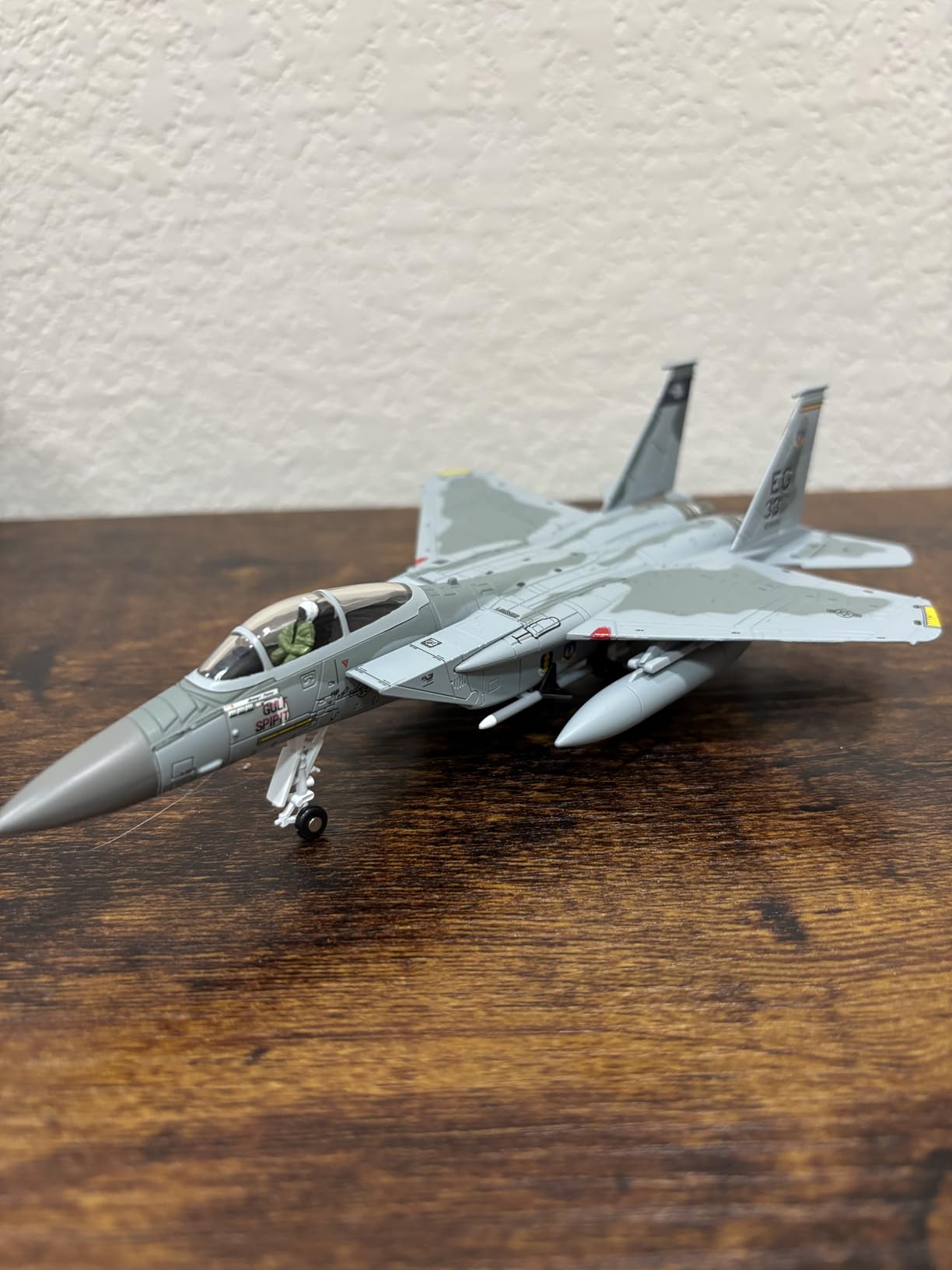 NUOTIE Classic American Eagle F-15E Twin-Engine Fighter Pre-Build Model Kits 1:100 Aircraft Alloy Diecast Airplane Military Display Model Aircraft for Collection or Gift customer photo 2