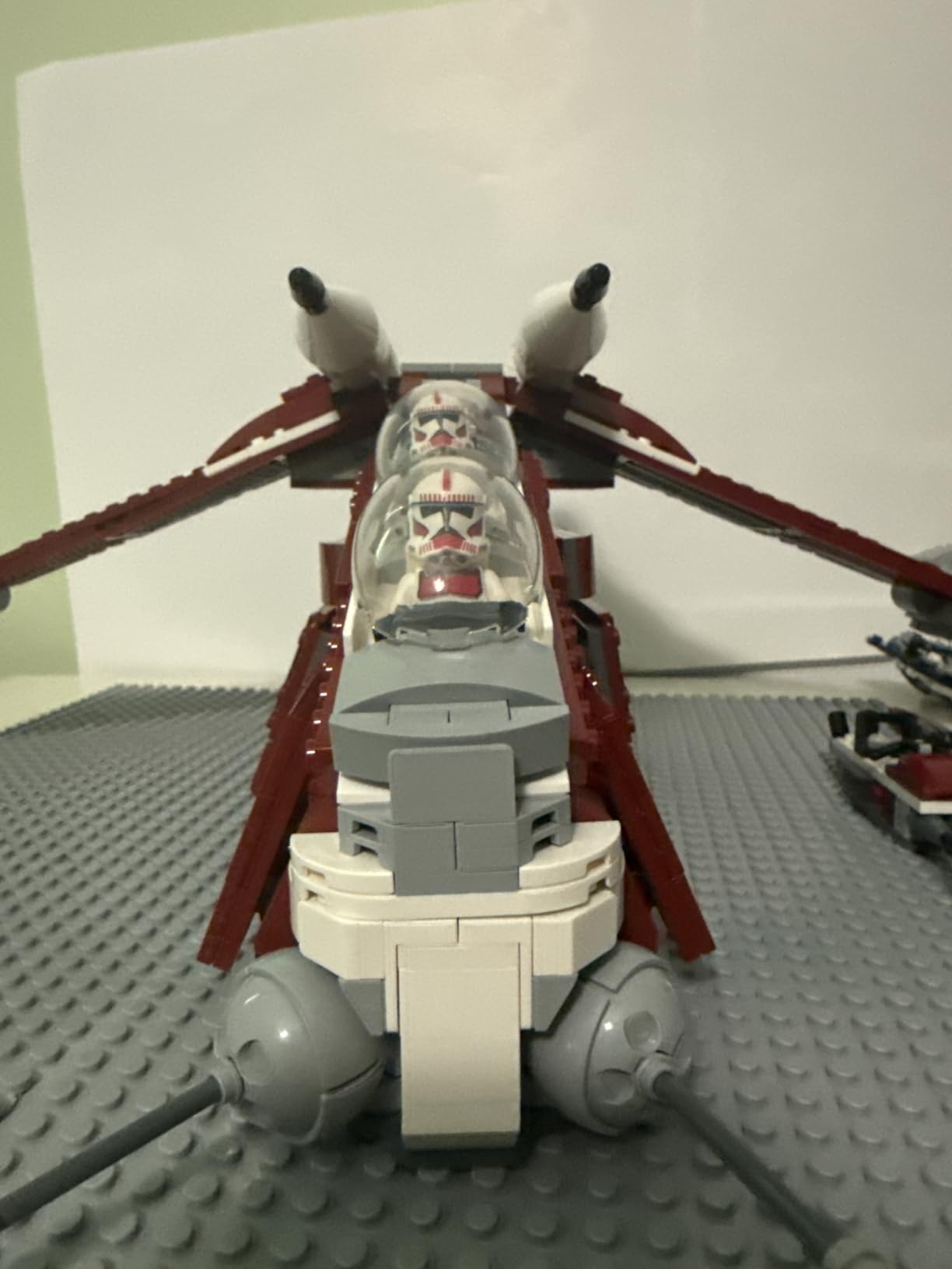 Star Wars: The Clone Wars Coruscant Guard Gunship - Buildable Star Wars Toy for 9 Year Olds - Gift Idea for Fans - Includes 3 Clone Trooper Minifigures - 75354 customer photo 2