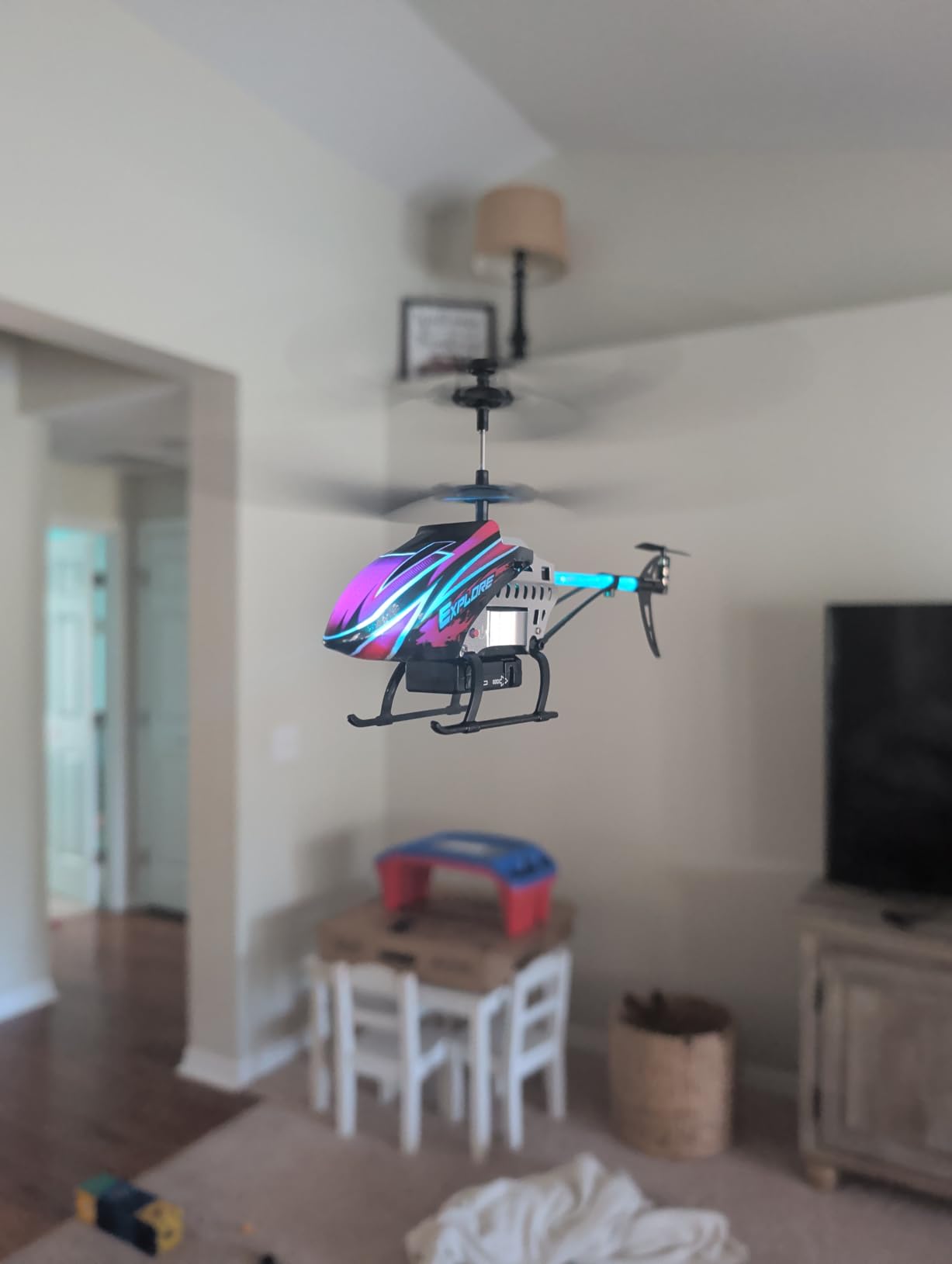 BUSSGO RC Helicopter, Remote Control Helicopter for Kids with 30Mins Flight(2 Batteries), 7+1 LED Light Modes, Altitude Hold, RC Toys for Boys Girls customer photo 1