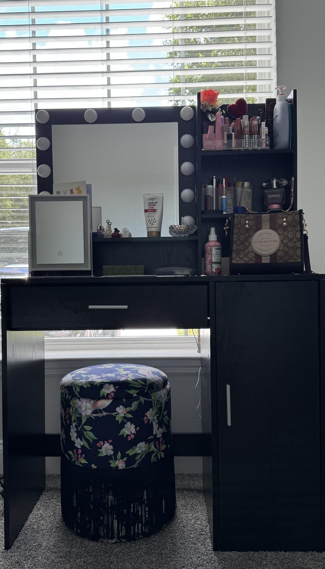 Palimder Vanity Desk with Mirror & Light, Large Drawer Three Level Storage Dresser, 3 Lighting Modes Adjustable Brightness, Bedroom Dressing Table customer photo 2